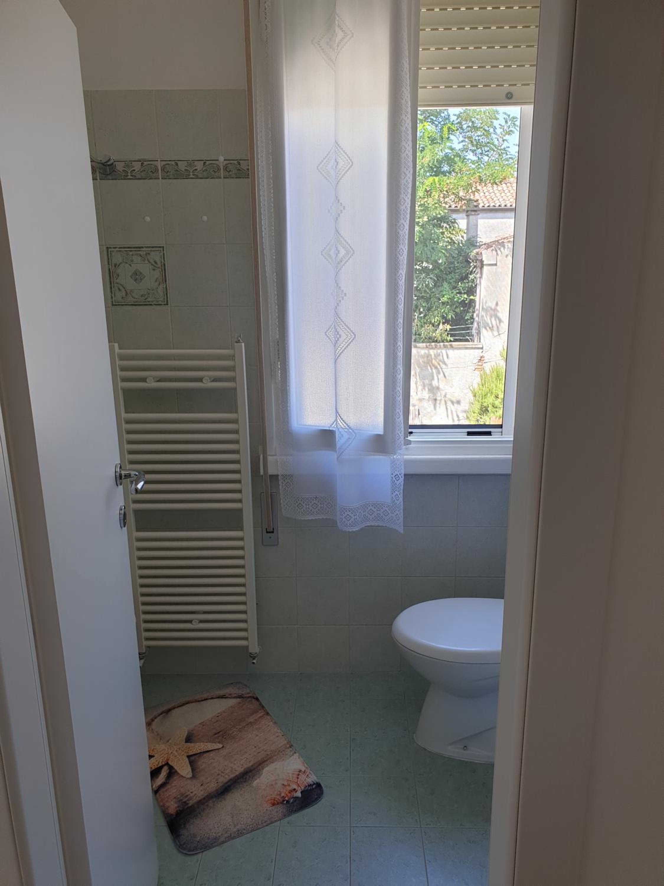 Family Room with Private Bathroom - Photo 39