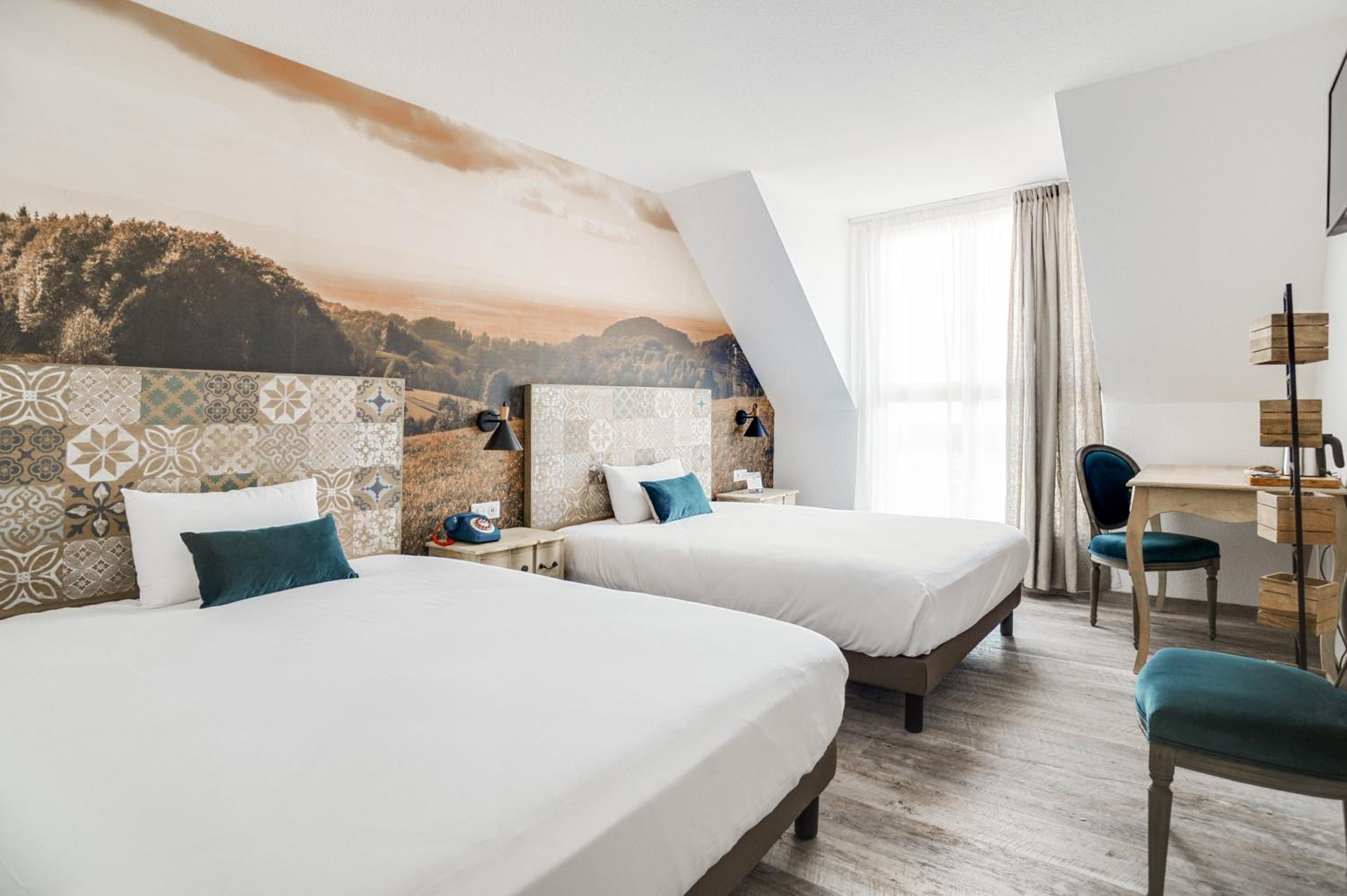 Large Twin Room