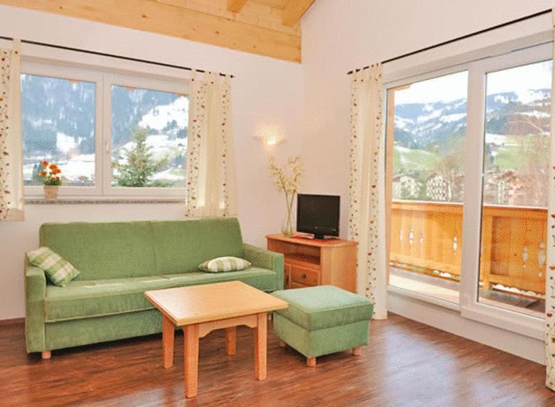 Apartment with Mountain View