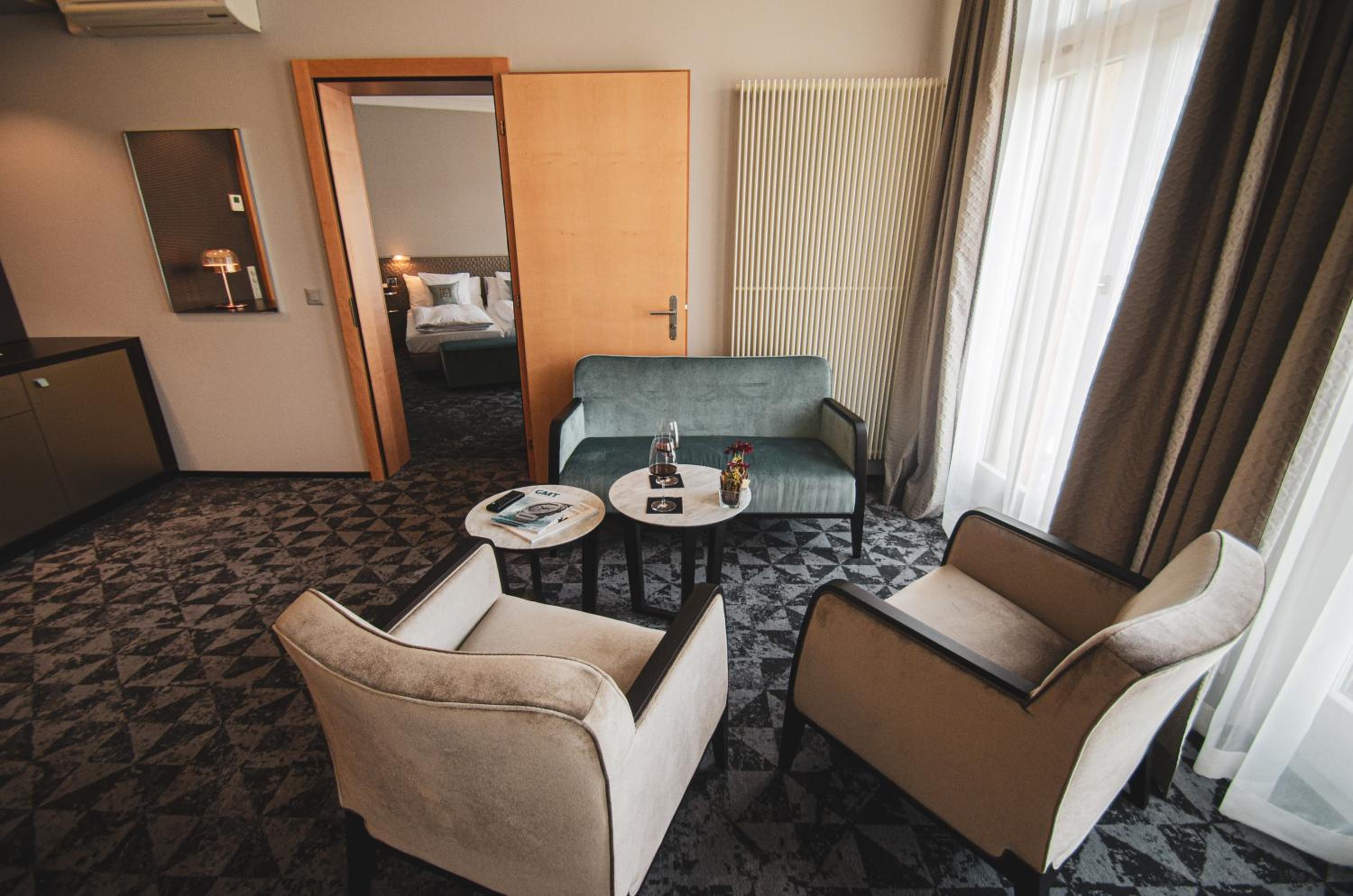 Premium Suite - Photo 4