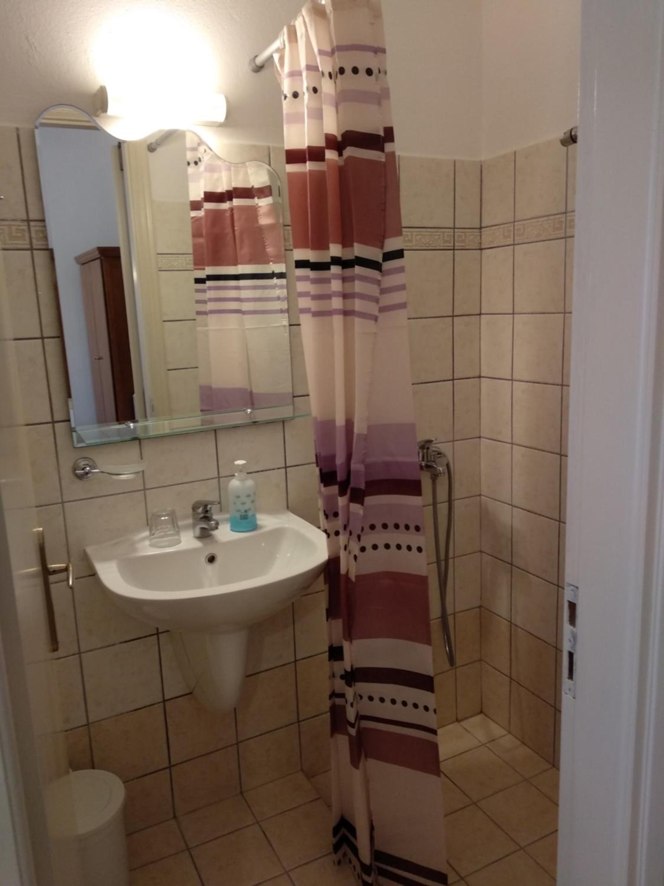 Economy Double or Twin Room photo 2