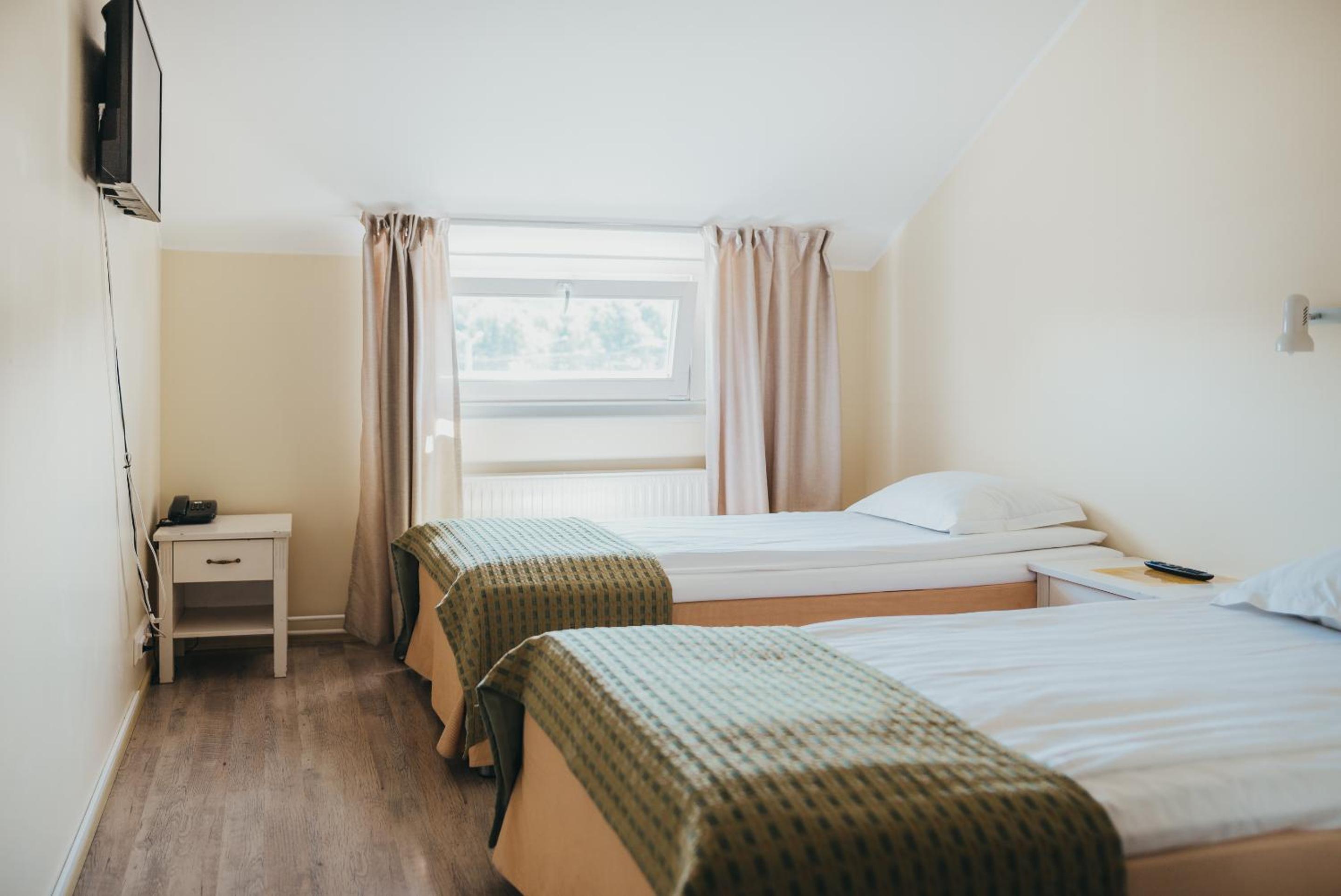 Economy Twin Room photo 2