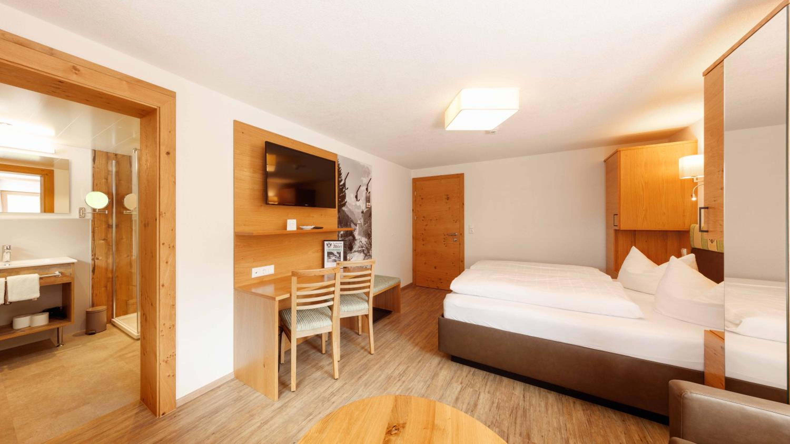 Double Room with Extra Bed photo 3