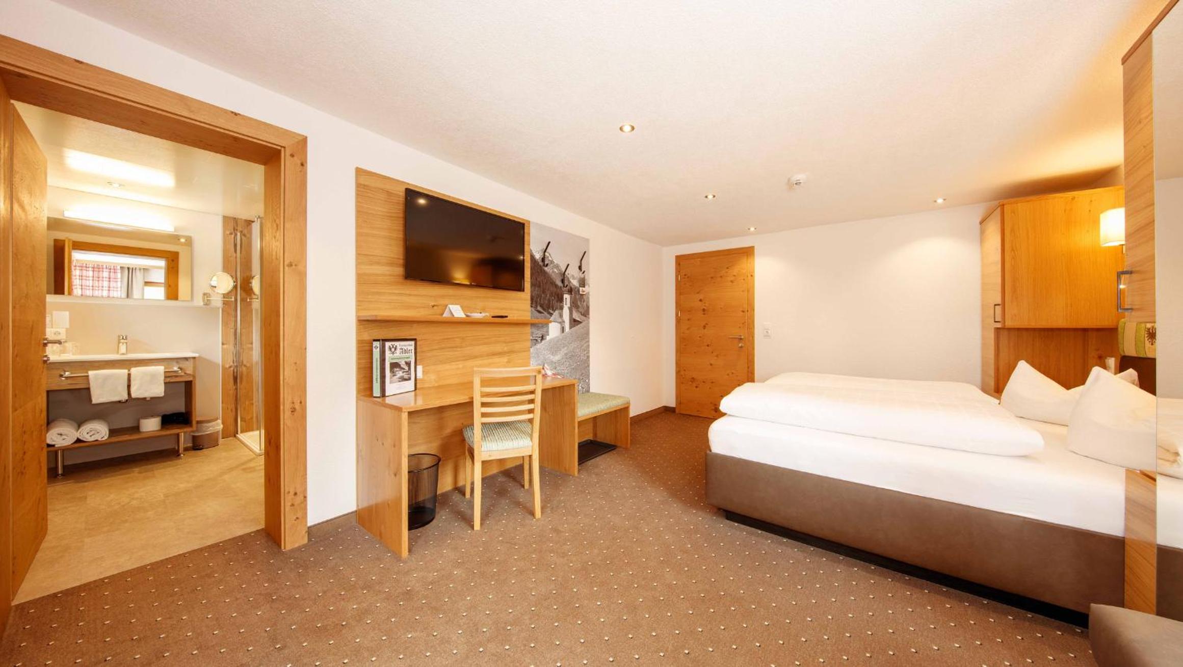 Double Room with Mountain View photo 2
