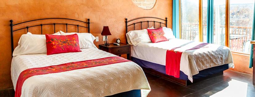Queen Room with Two Queen Beds photo 1