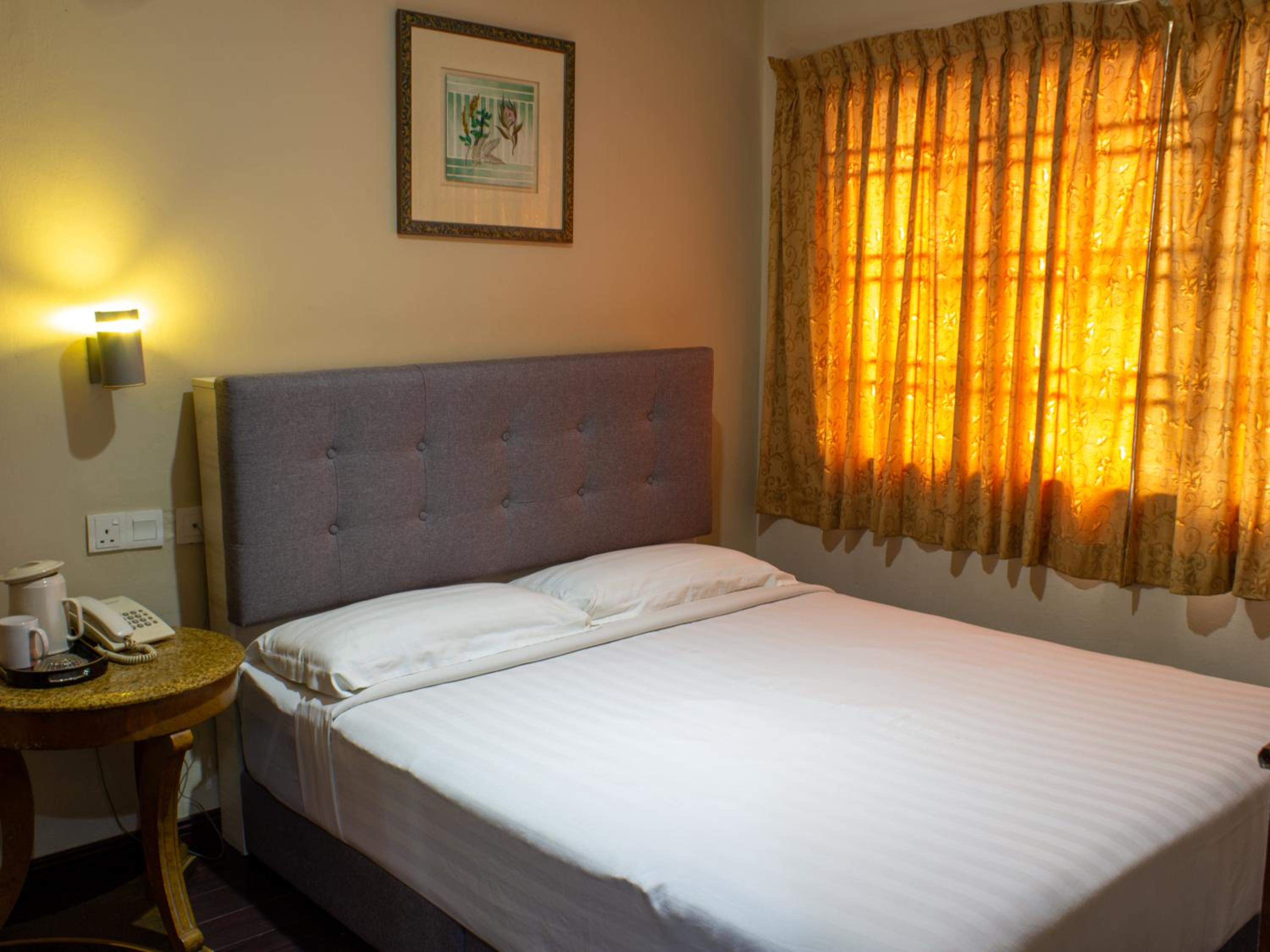 Standard Queen Room