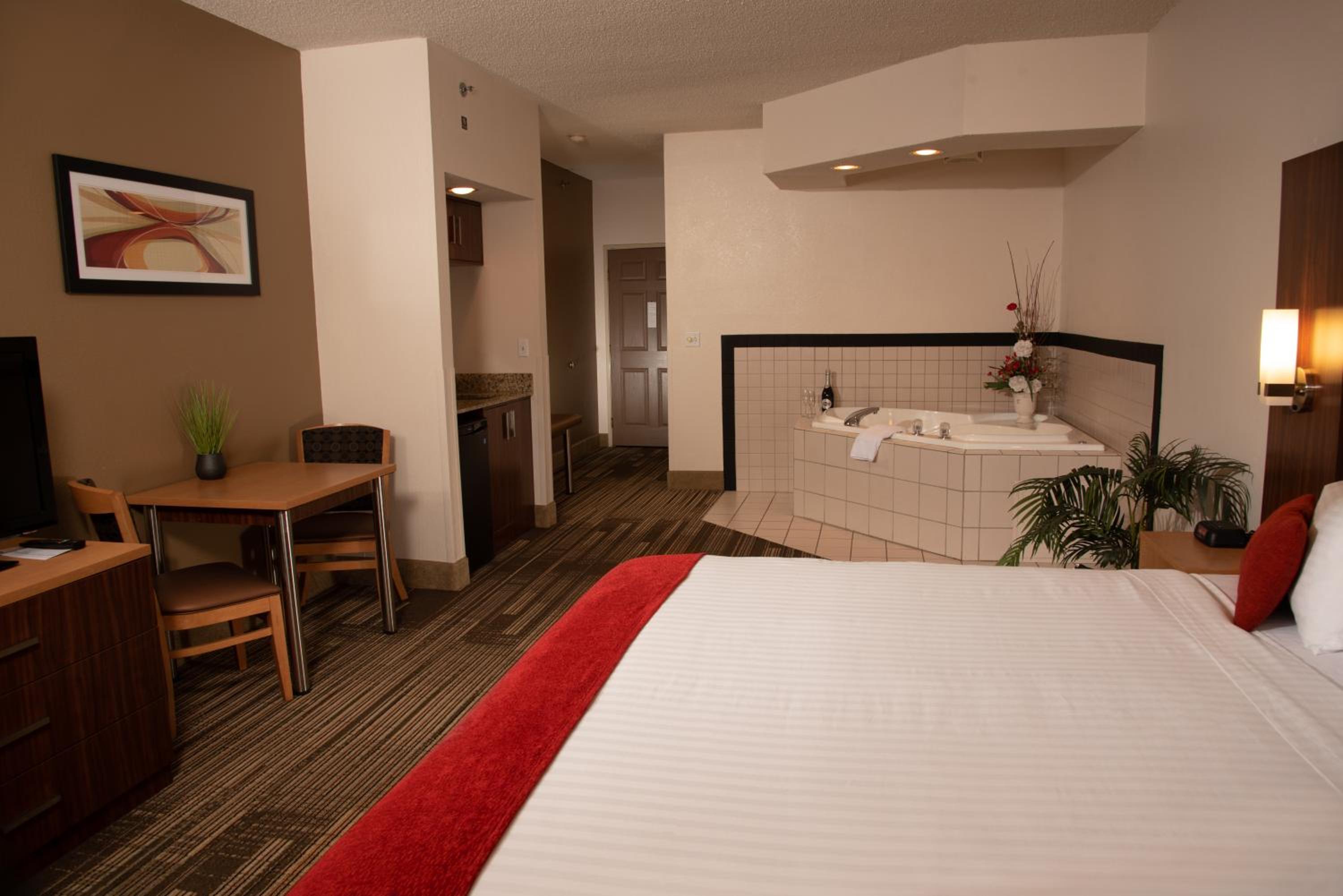 King Room with Spa Bath - Photo 1
