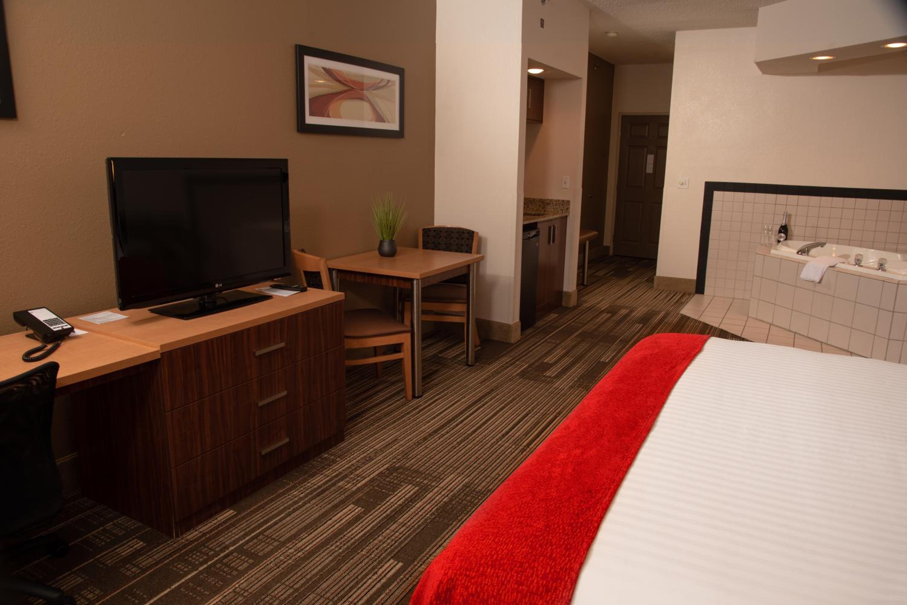 King Room with Spa Bath - Photo 7