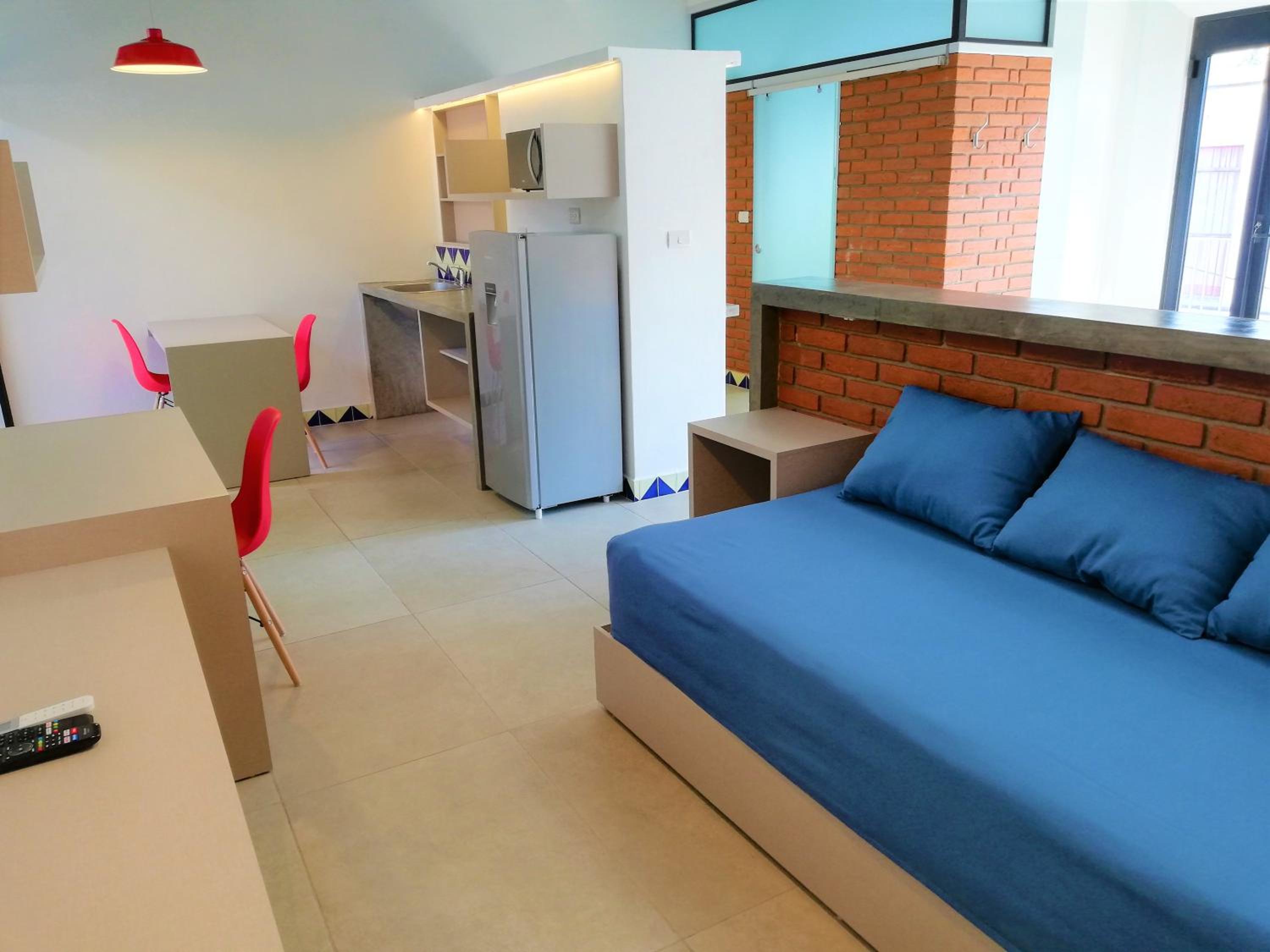 Suite with Balcony - Photo 6
