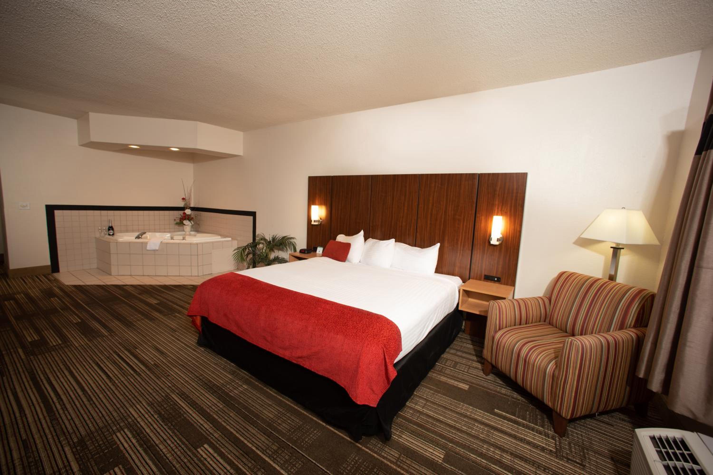 King Room with Spa Bath - Photo 5
