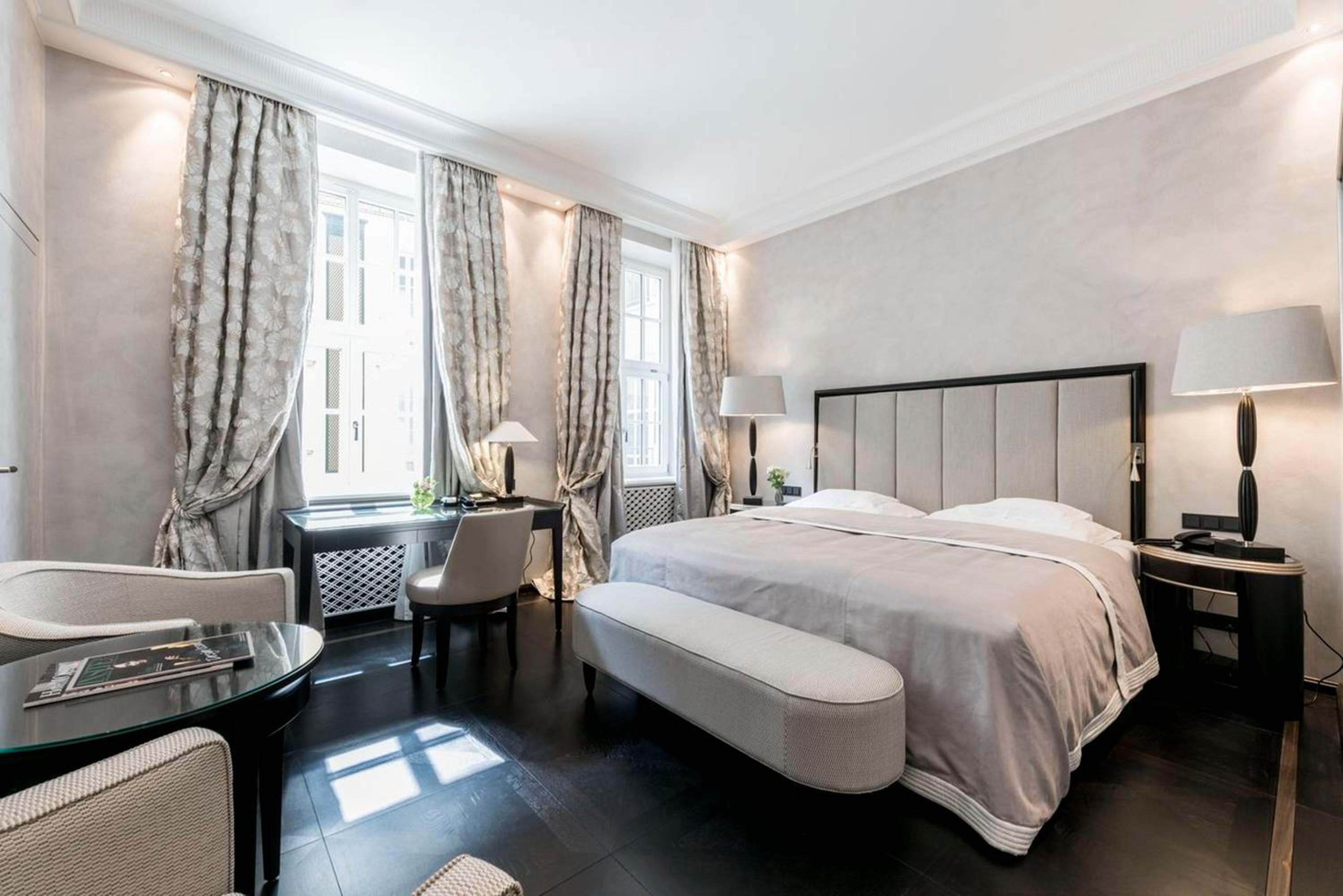 Deluxe Junior Suite - Photo 6