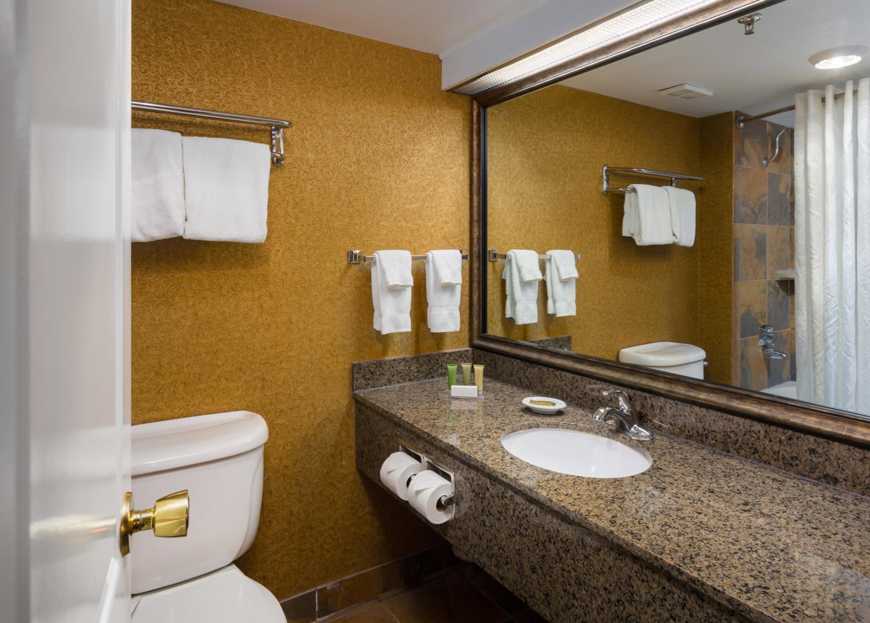 Queen Room with Two Queen Beds - Pet Friendly