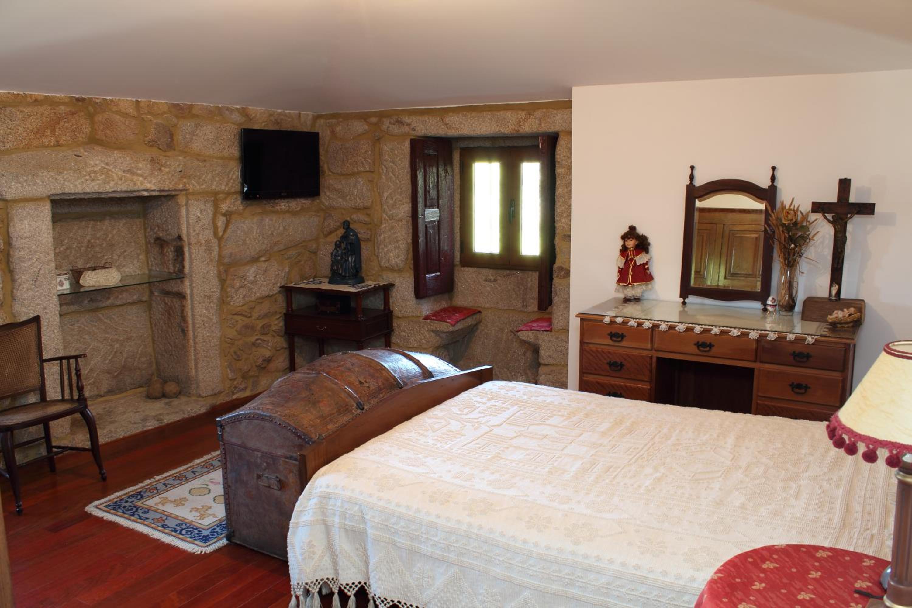 Double or Twin Room - Photo 10