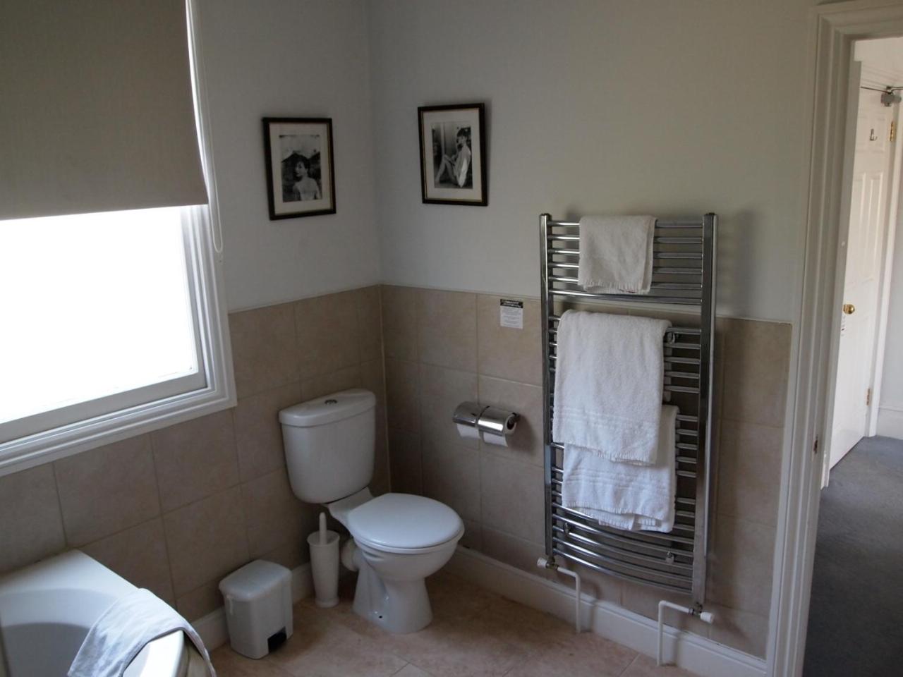 King Suite with Balcony photo 3