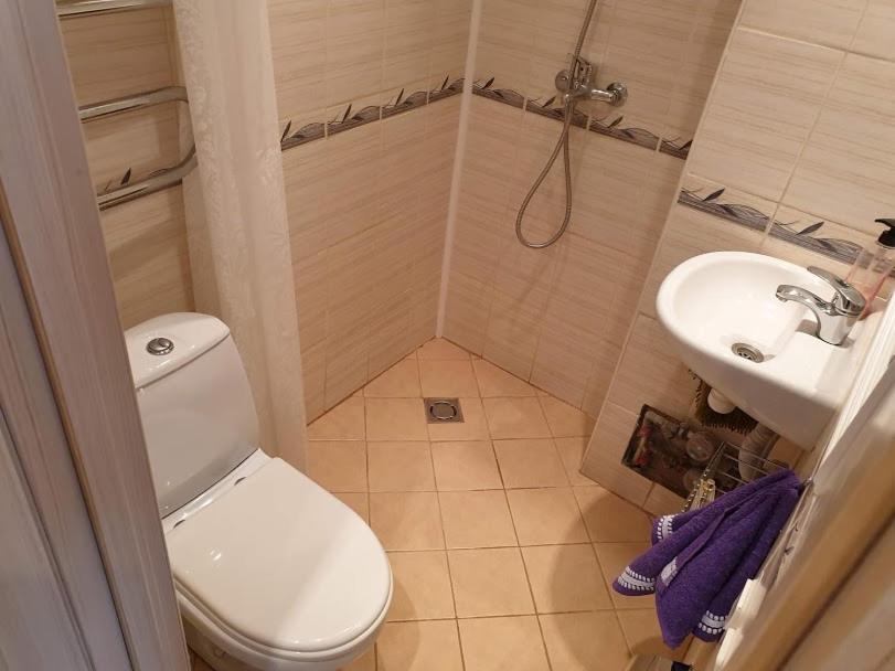 One-Bedroom Apartment - Photo 3