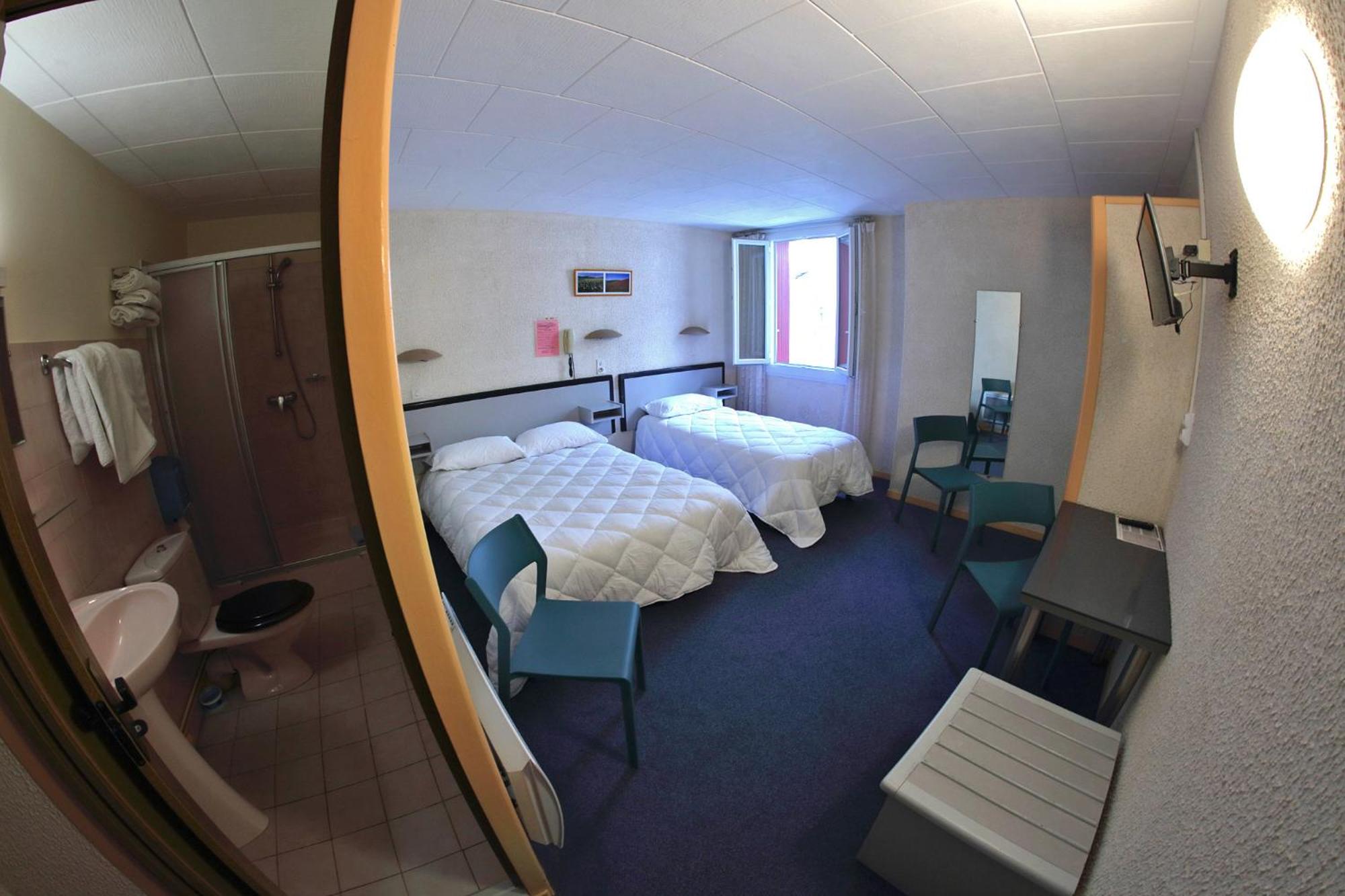 Triple Room with Courtyard View photo 1
