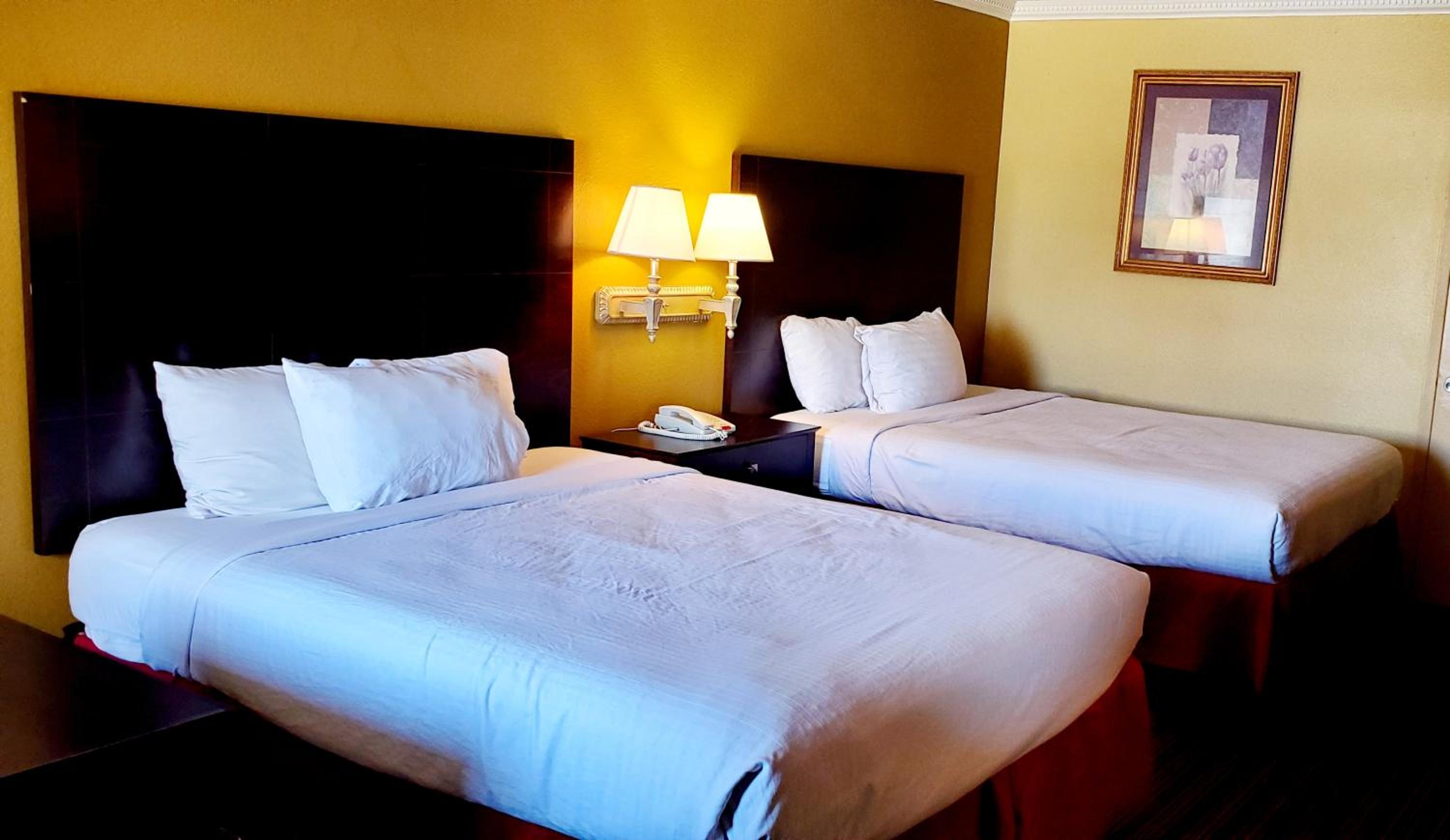 Queen Room With Two Queen Beds photo 1