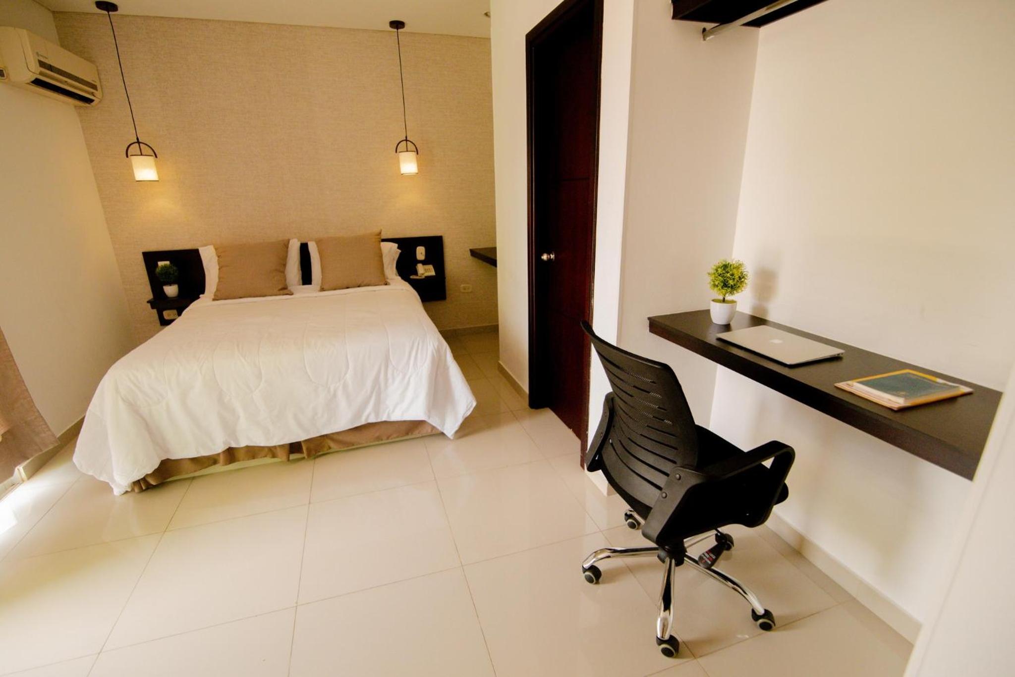 Deluxe King Room photo 3