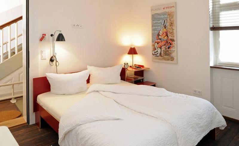 Single Room photo 3