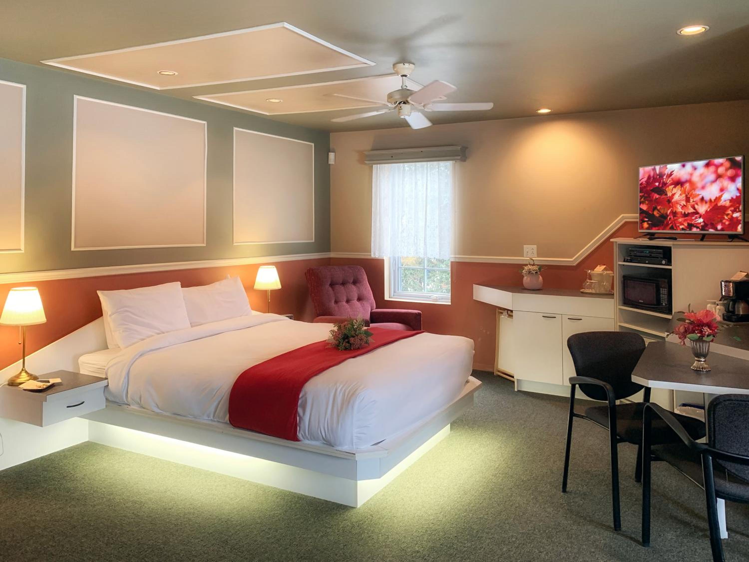Superior Queen Room with Spa Bath