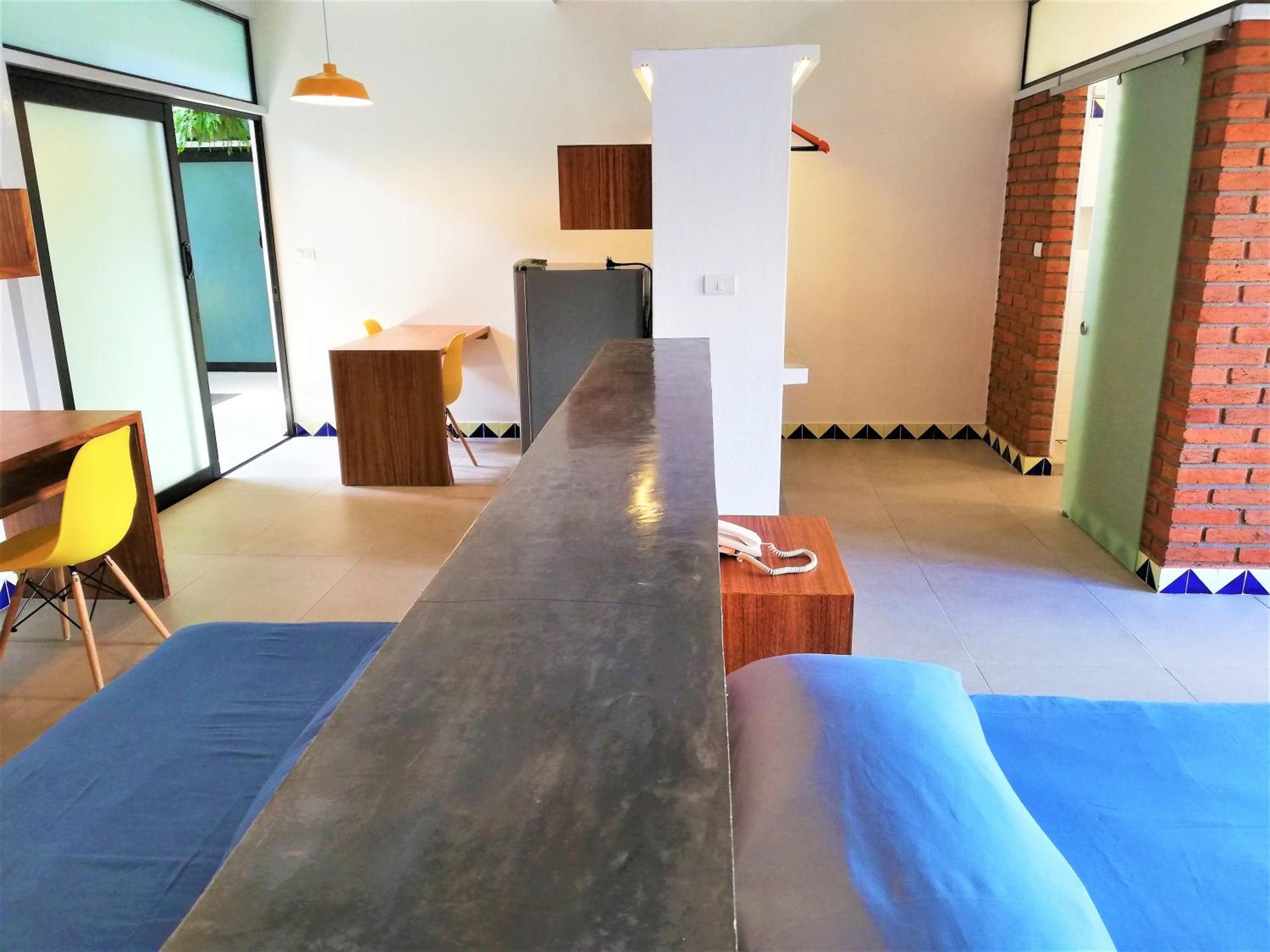 Suite with Balcony - Photo 9
