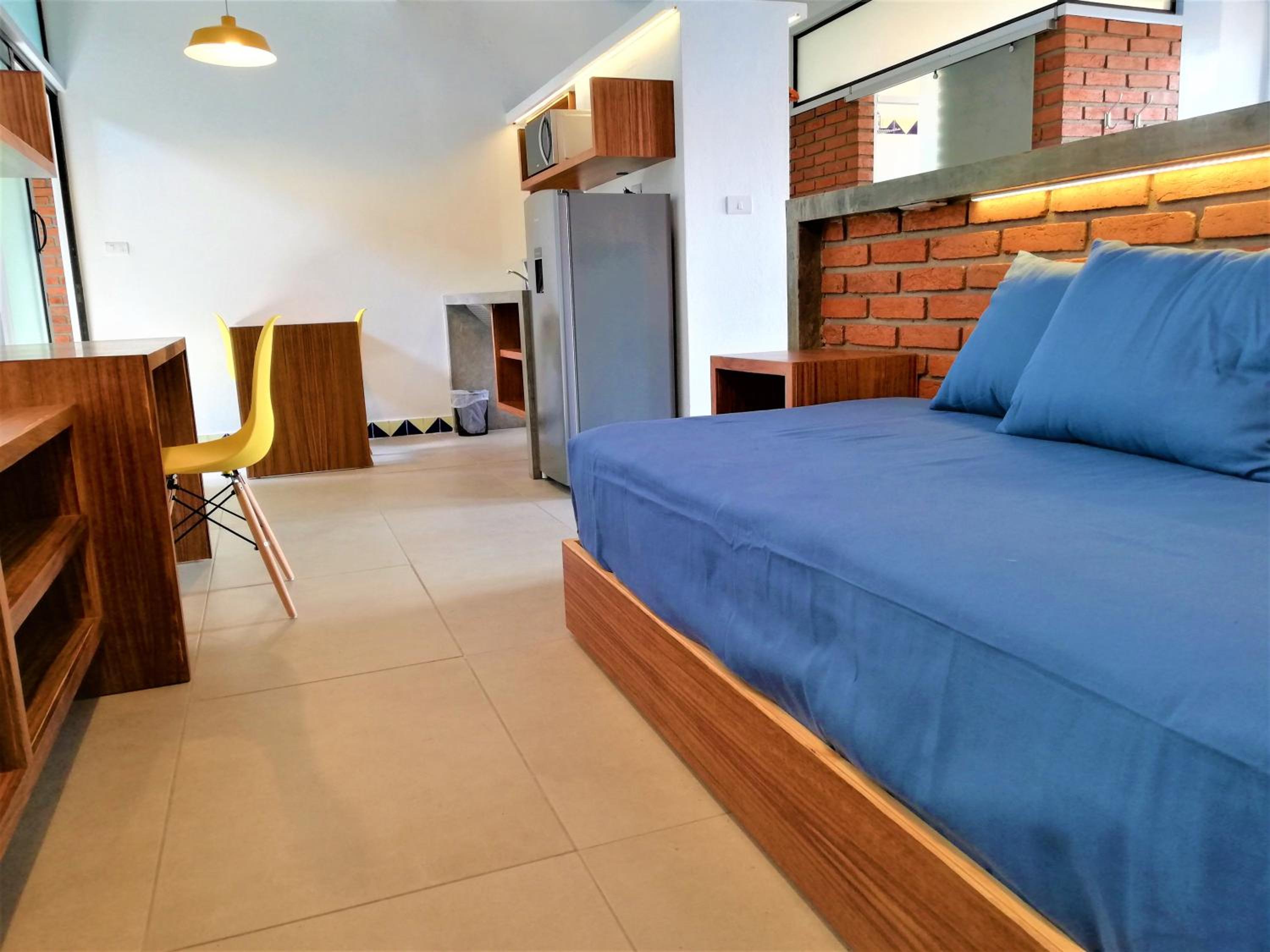Suite with Balcony - Photo 10
