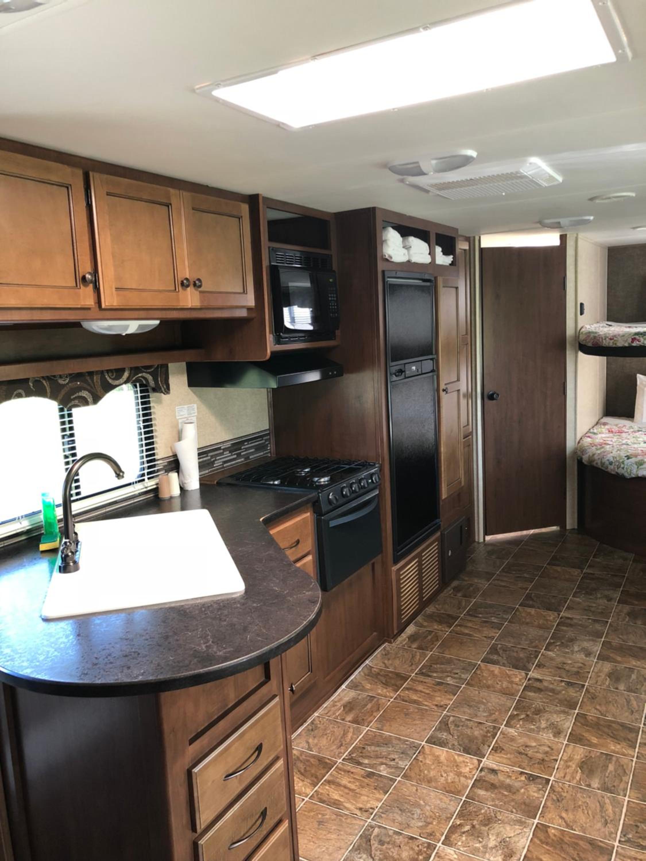 Mobile Home photo 3