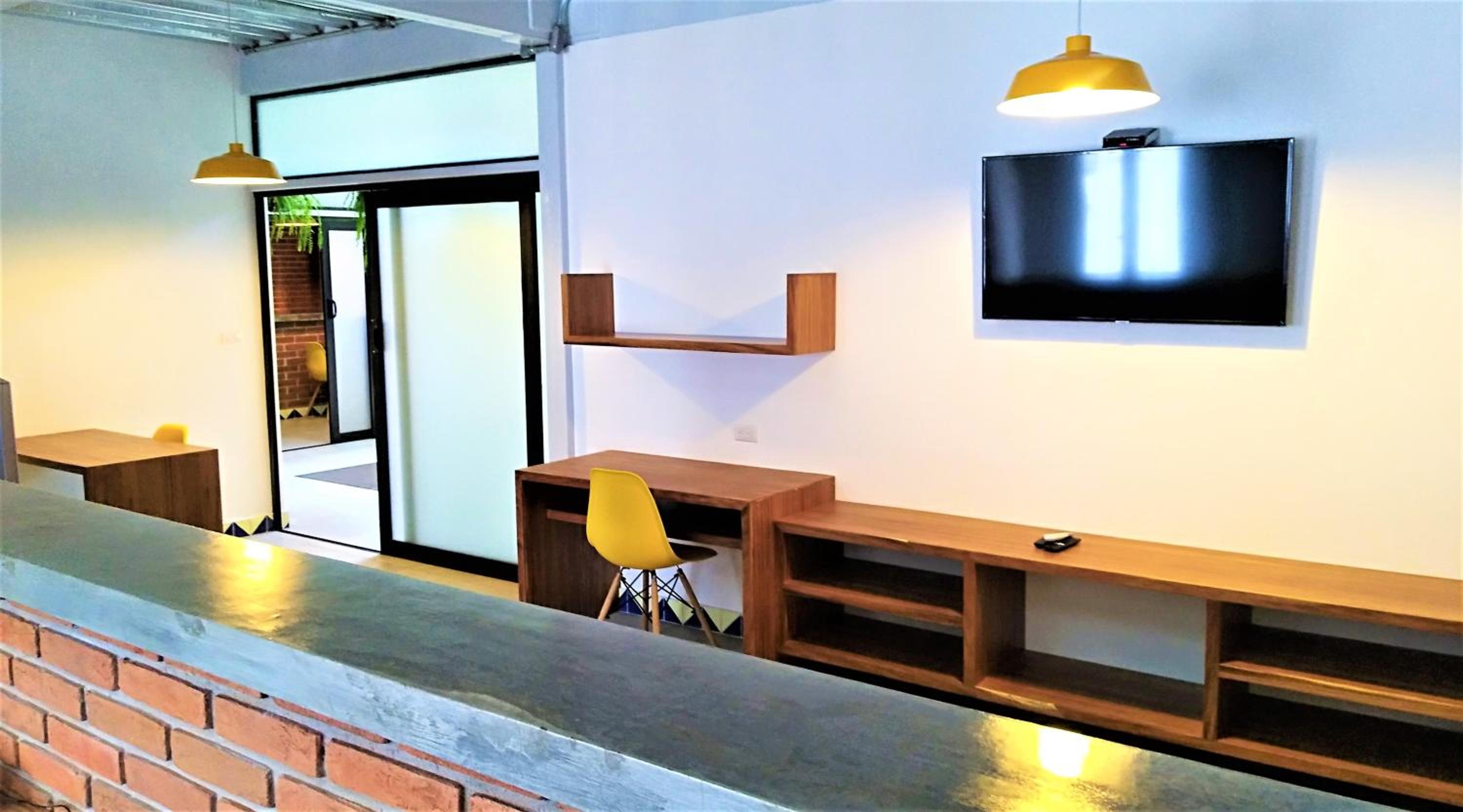 Suite with Balcony - Photo 7
