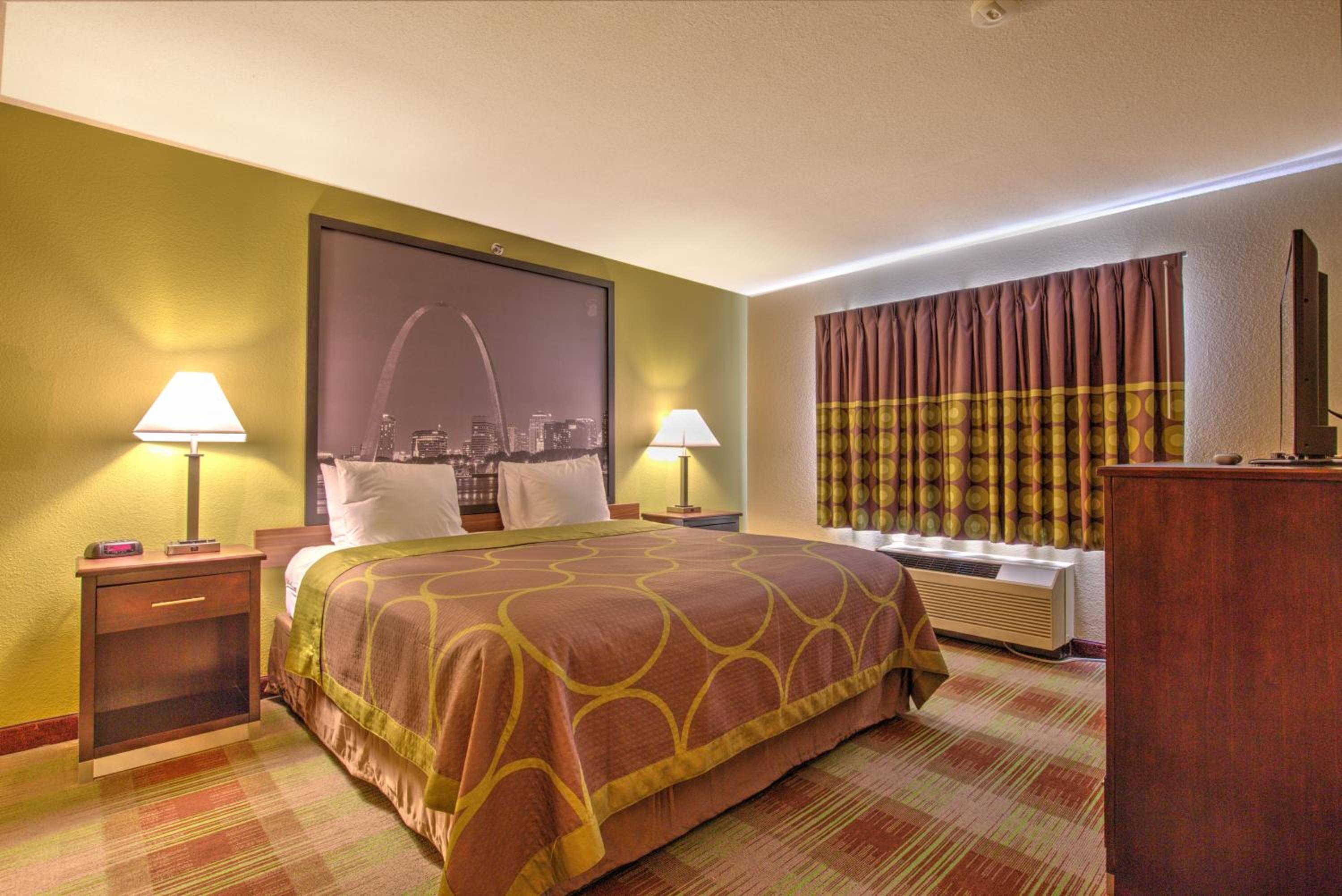 One-Bedroom King Suite - Non-Smoking - Photo 1