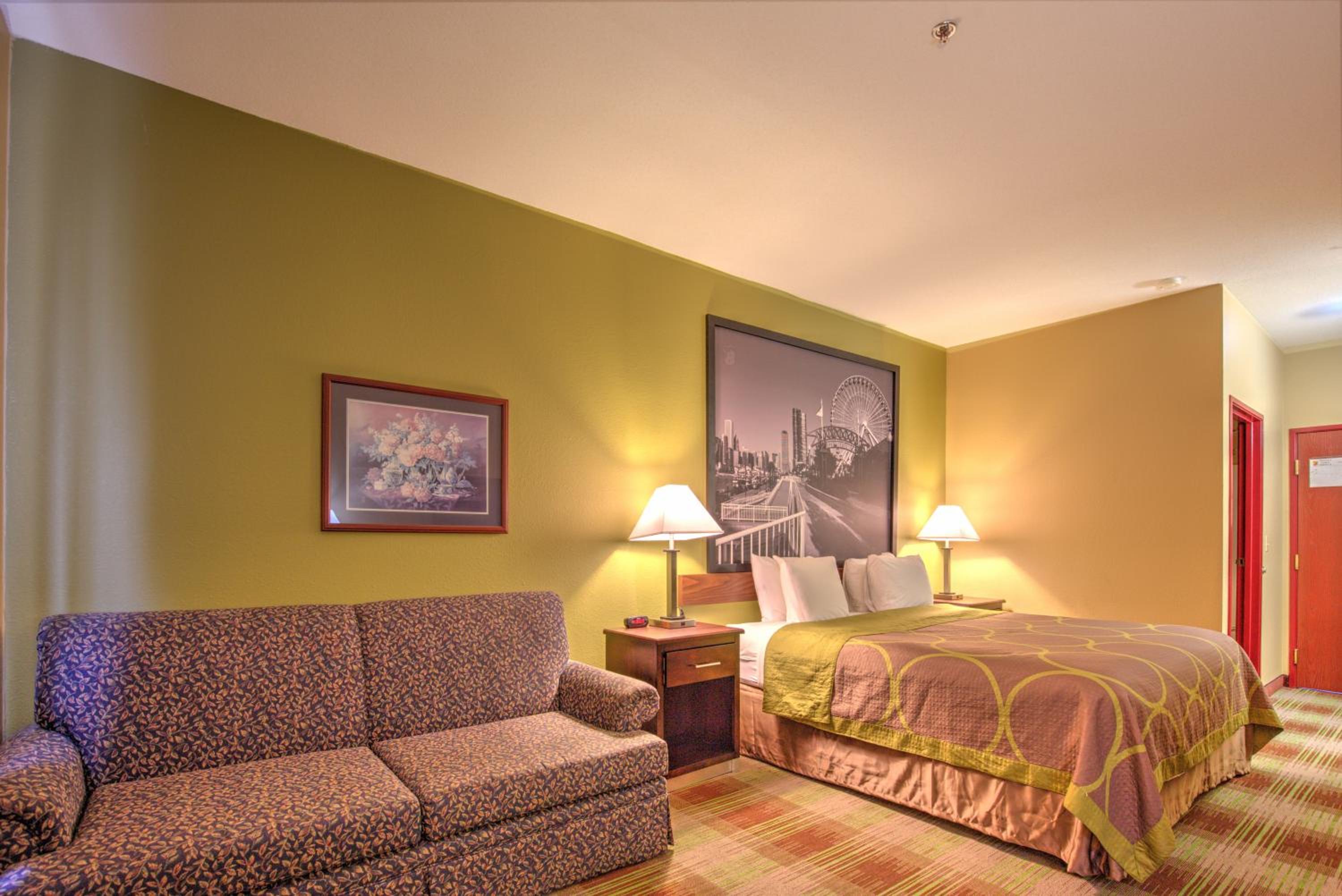 King Room - Non-Smoking - Photo 2