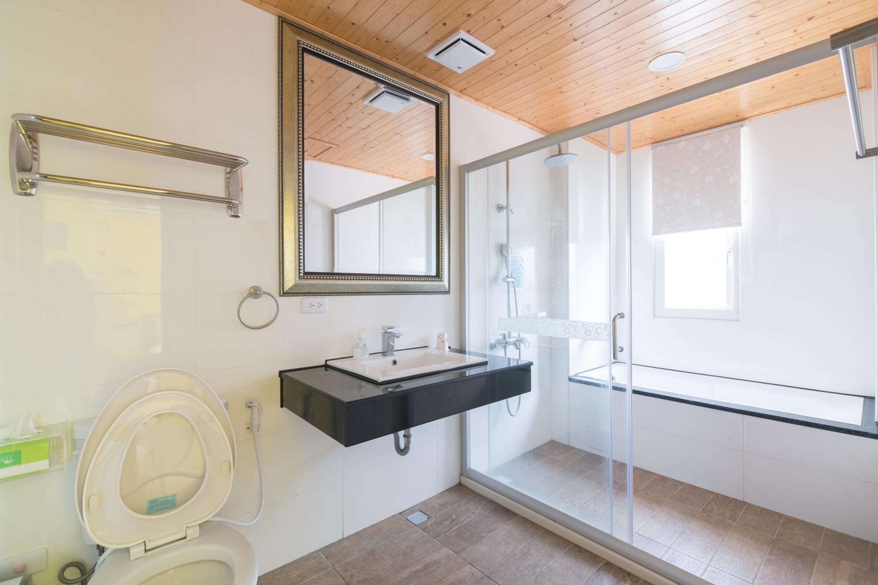 Standard Double Suite photo 3