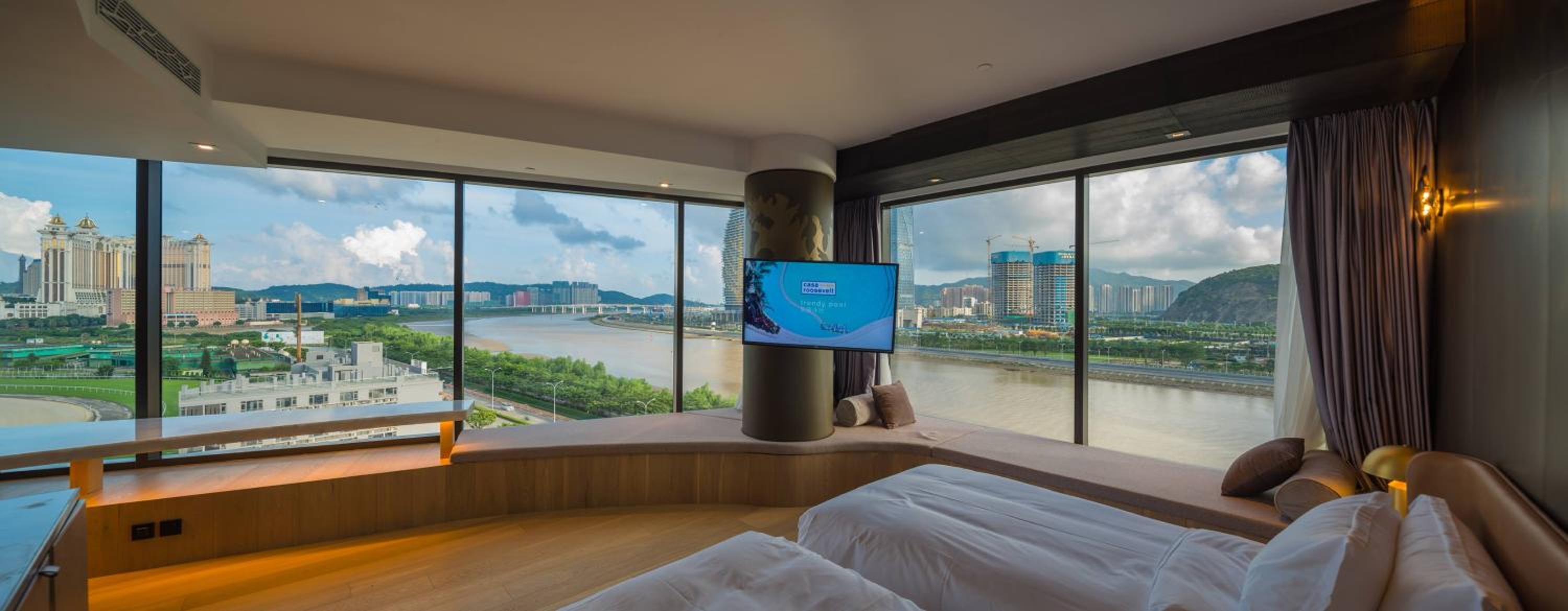 Twin Suite with Sea View photo 2