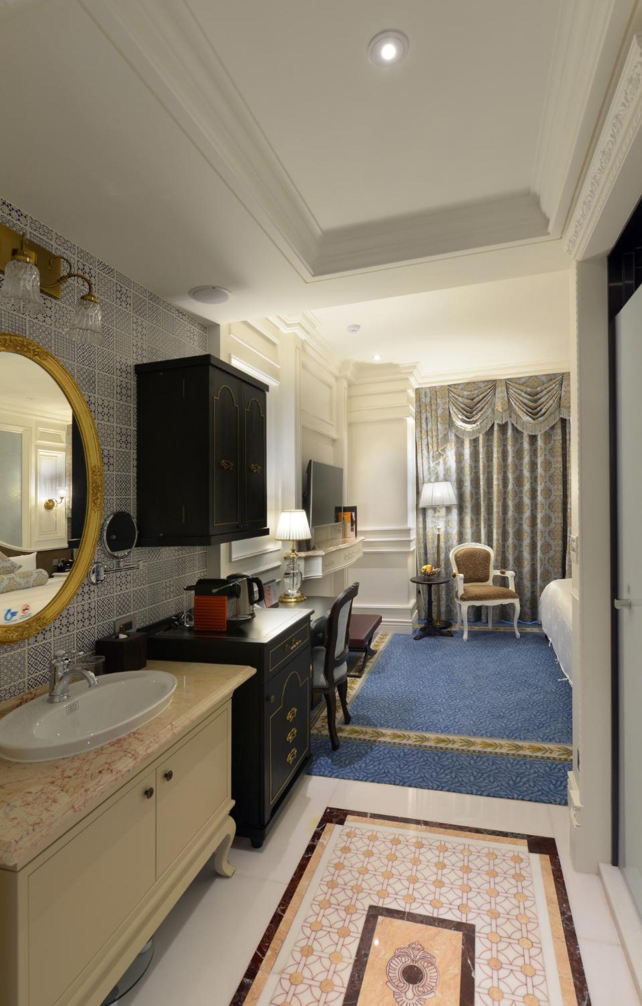 Deluxe Double Room - Photo 1