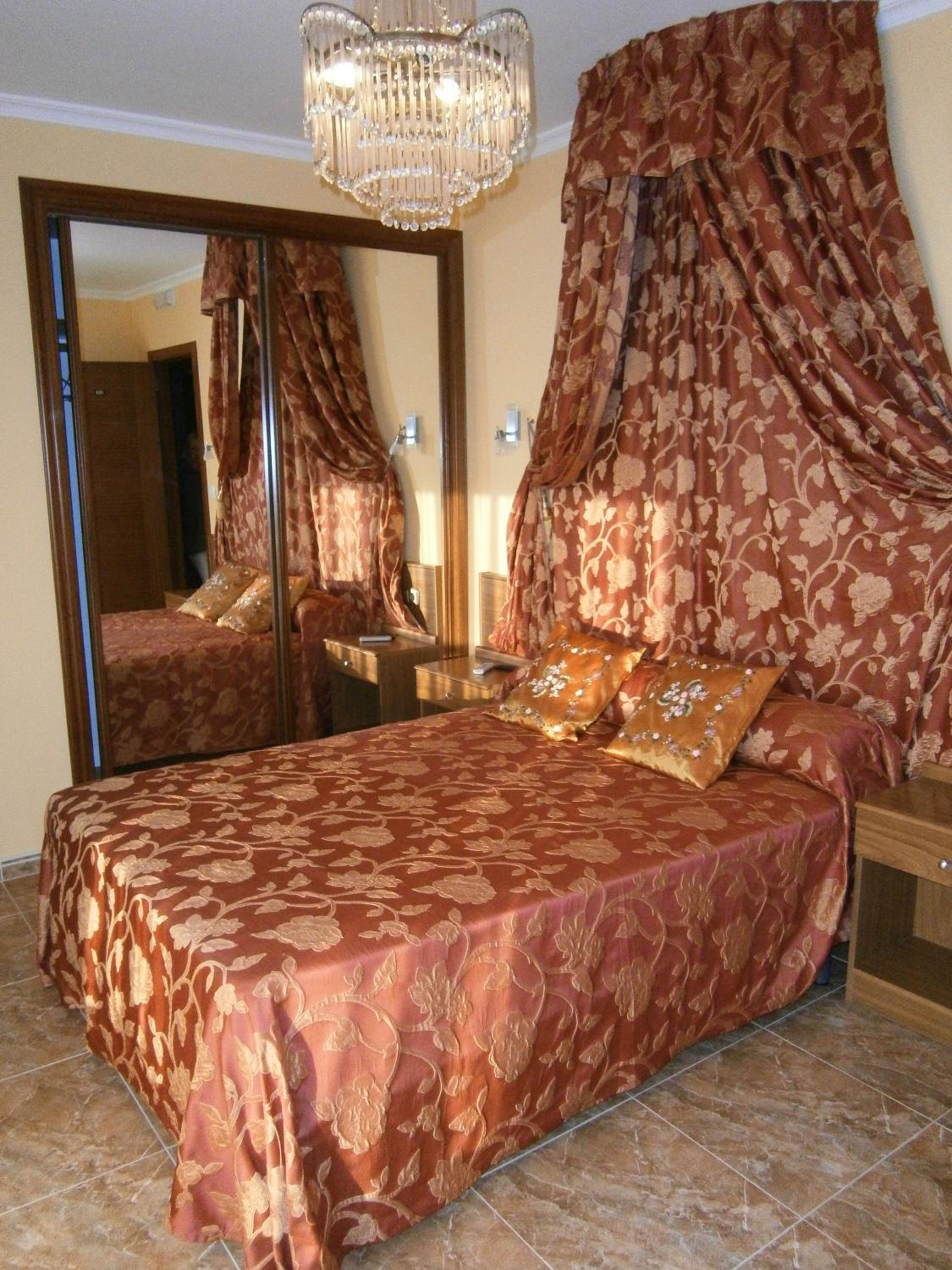 Double or Twin Room - Photo 2