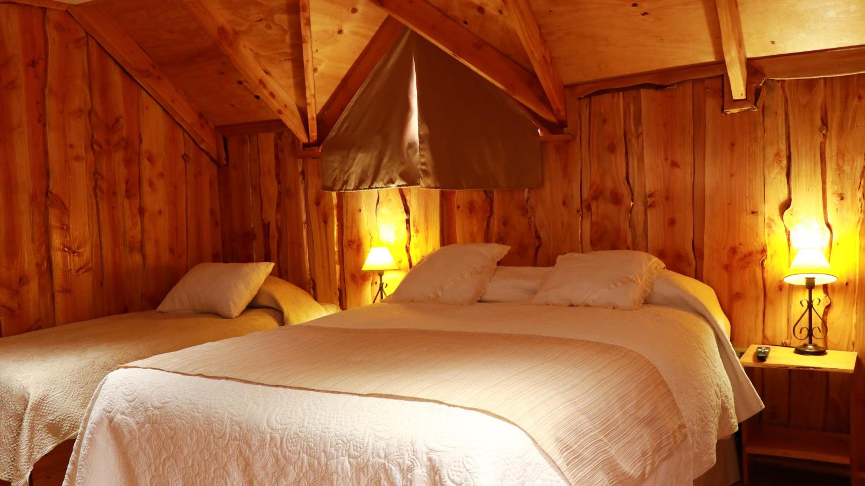 Double or Twin Room with Private Bathroom photo 2