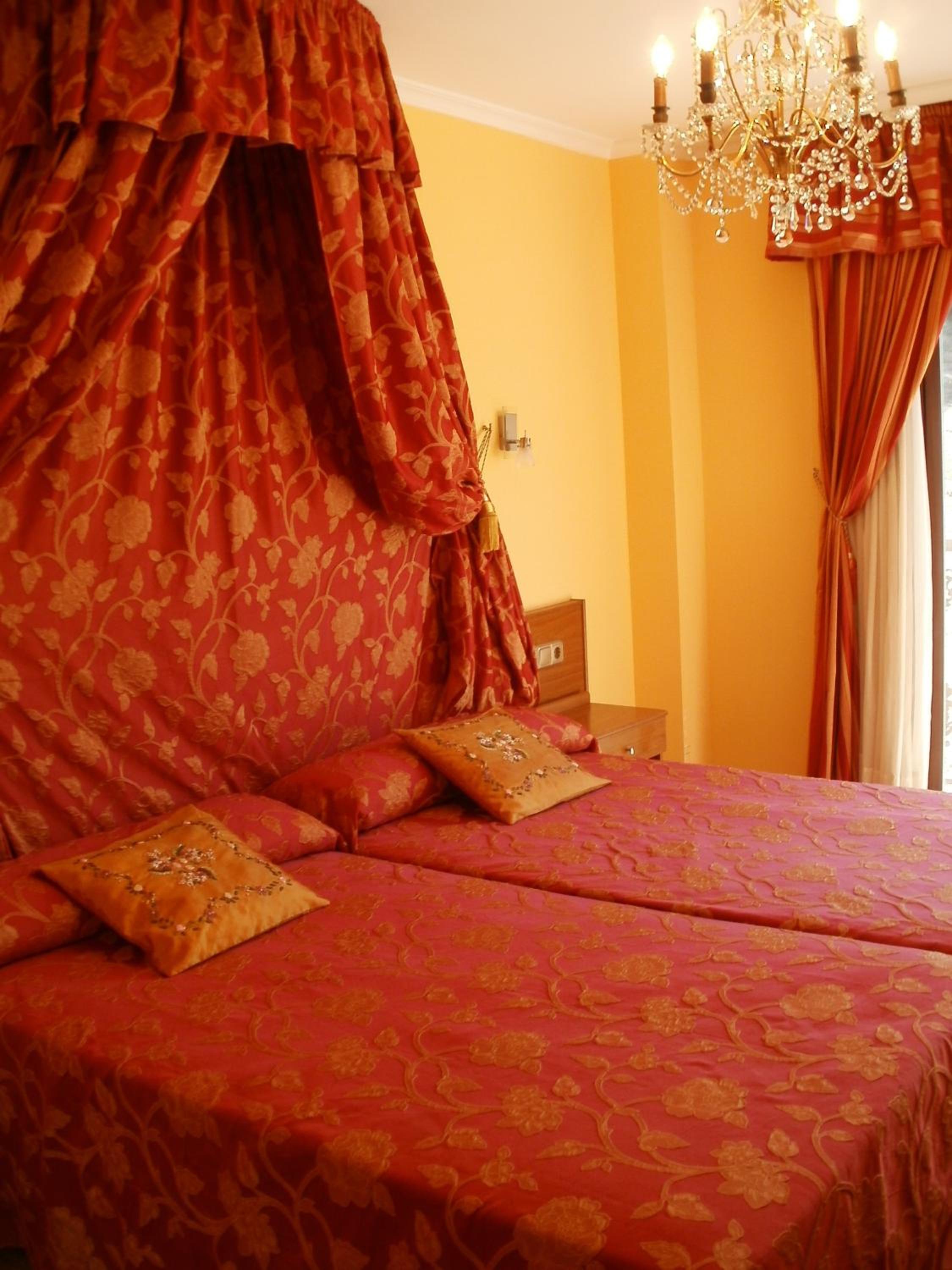 Double or Twin Room - Photo 1