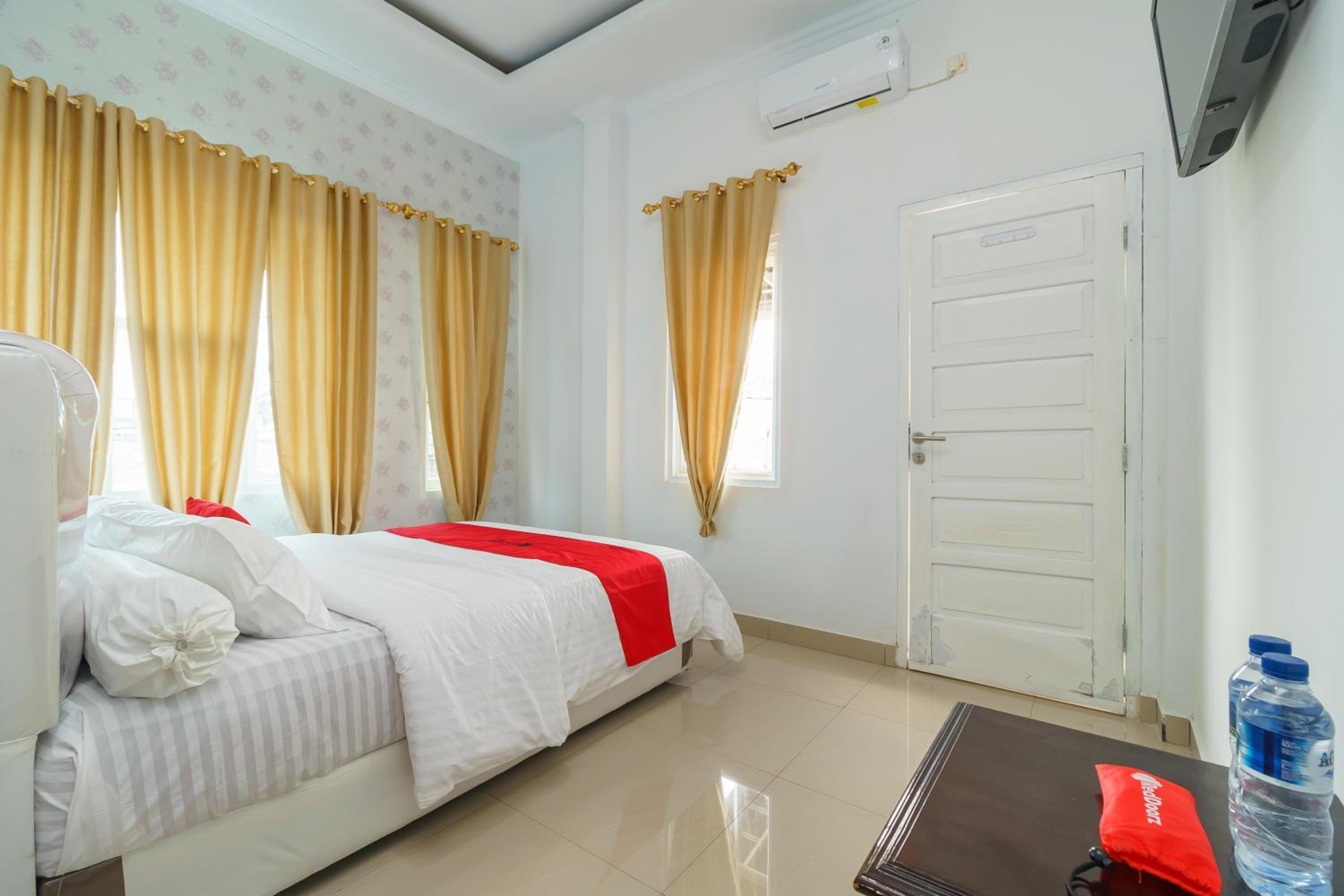Standard Double Room - Photo 3