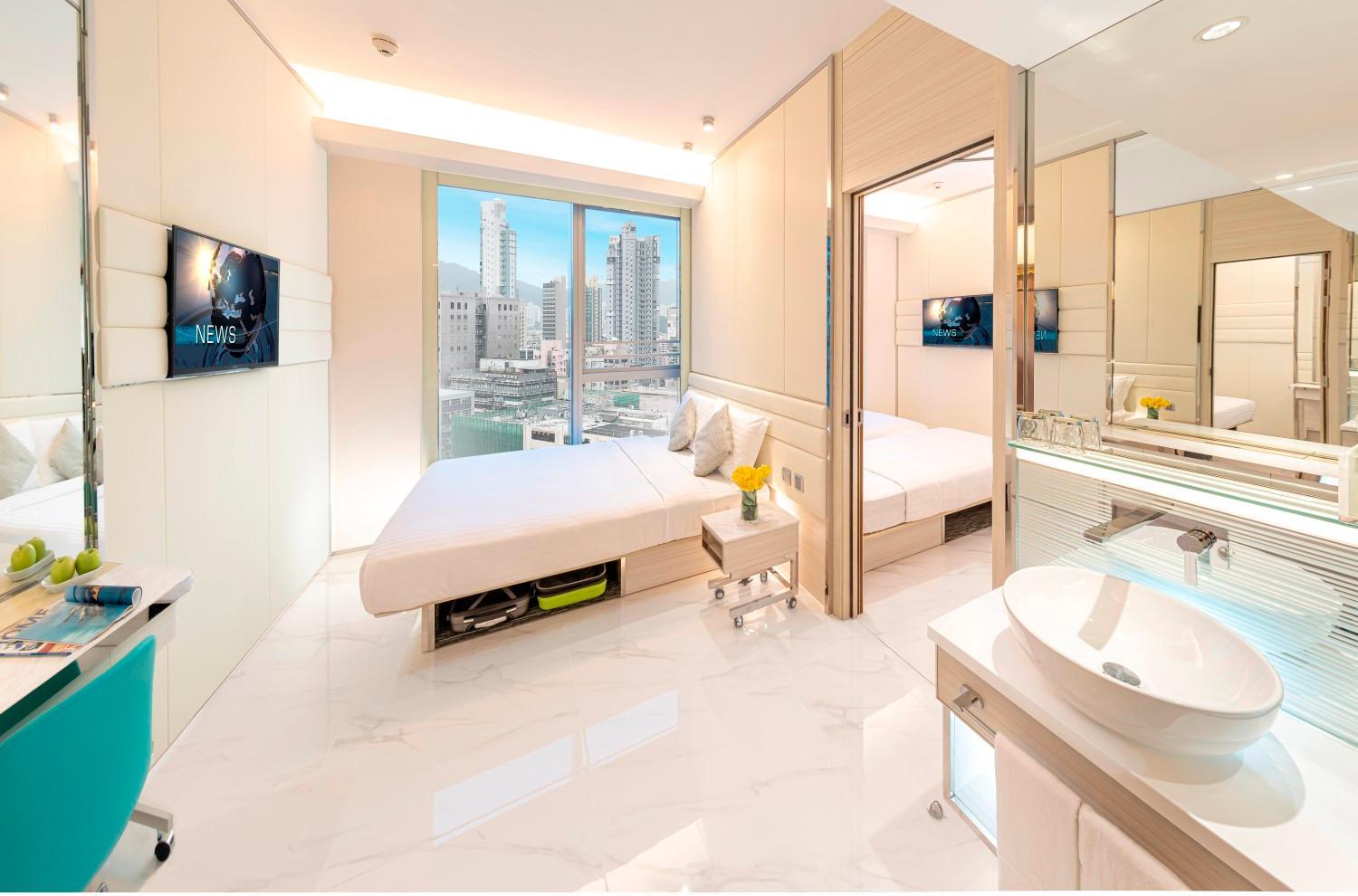 Connecting Room