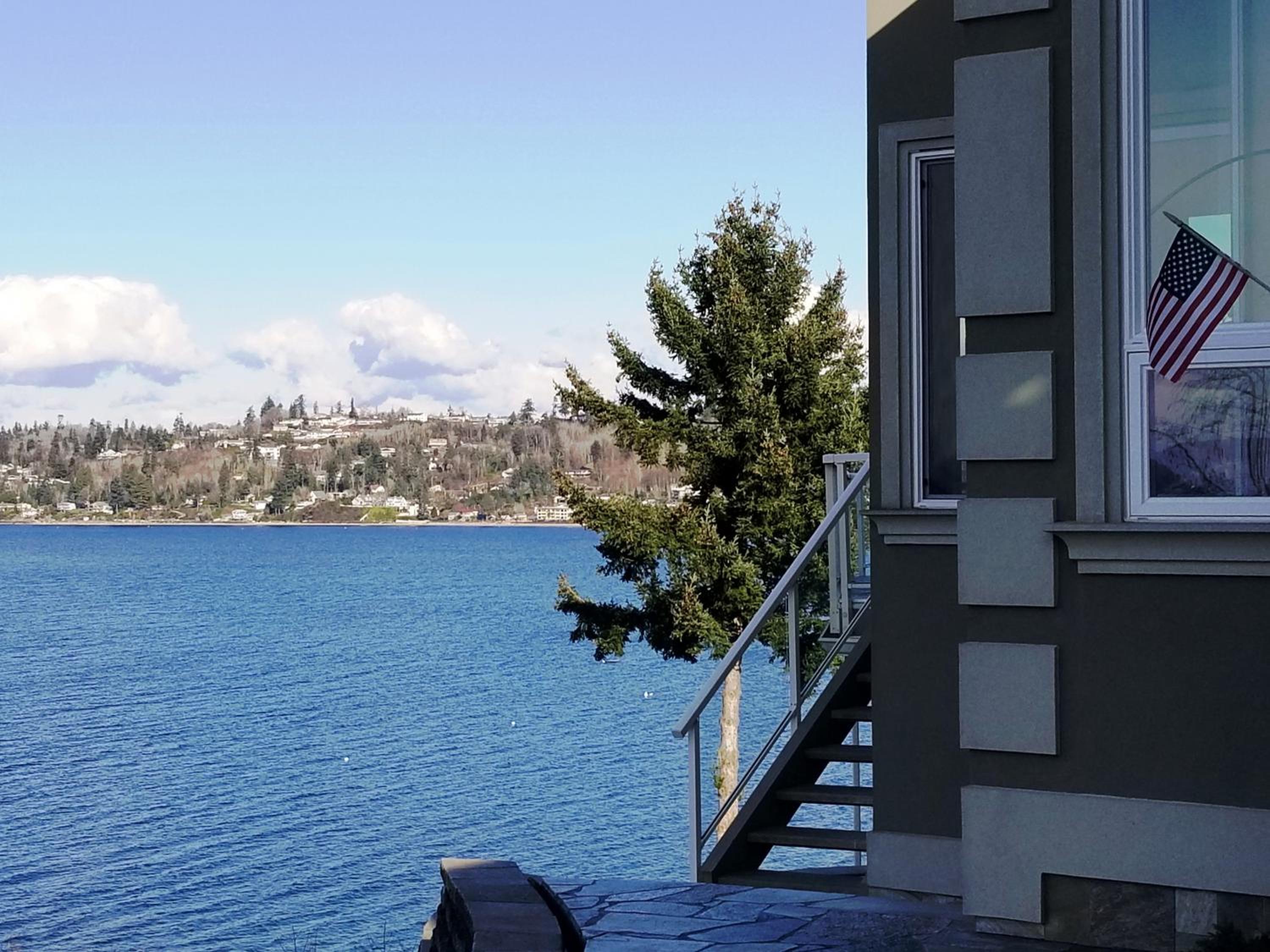 Queen Room with Ocean View - Photo 10