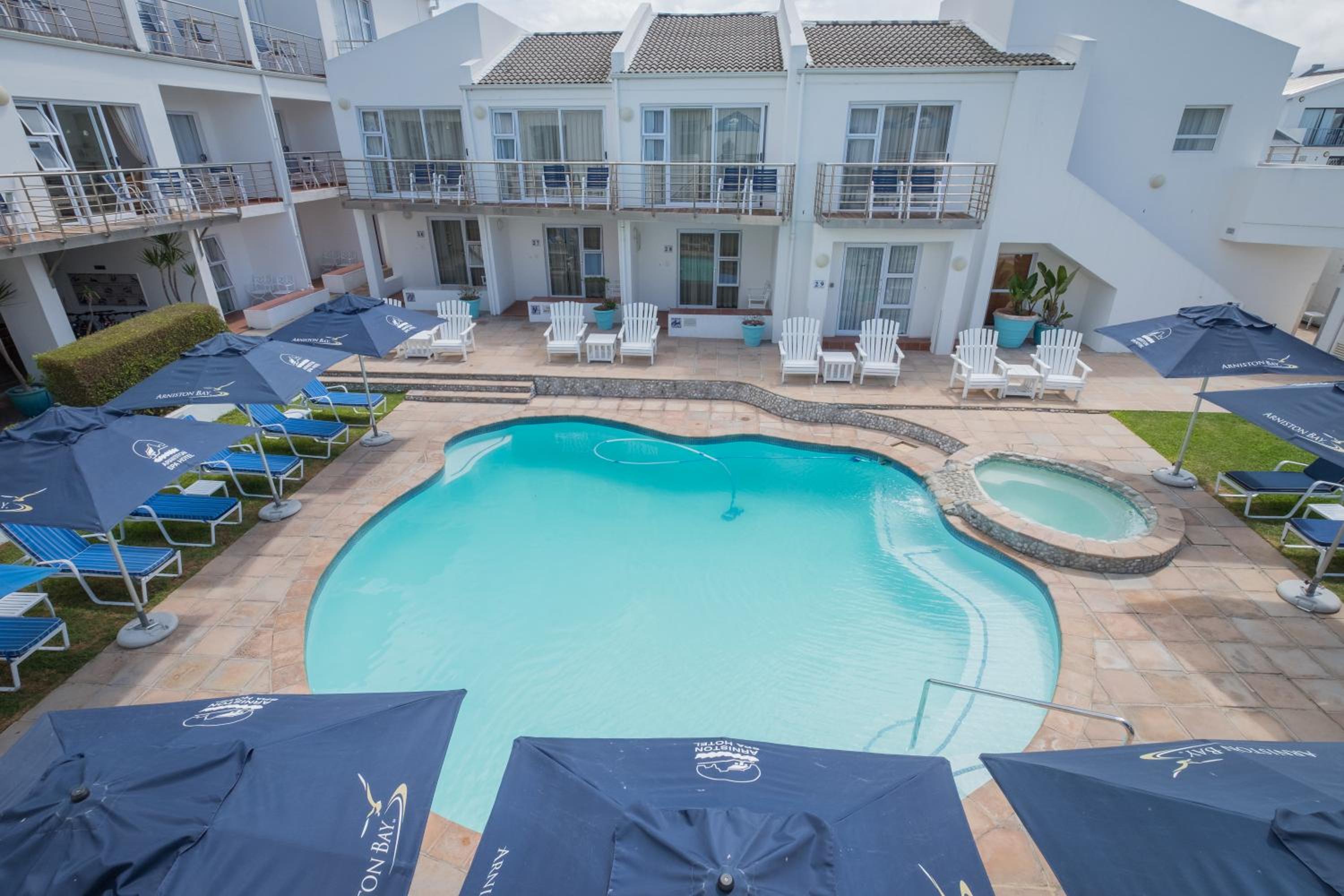 Double Room with Pool View photo 3
