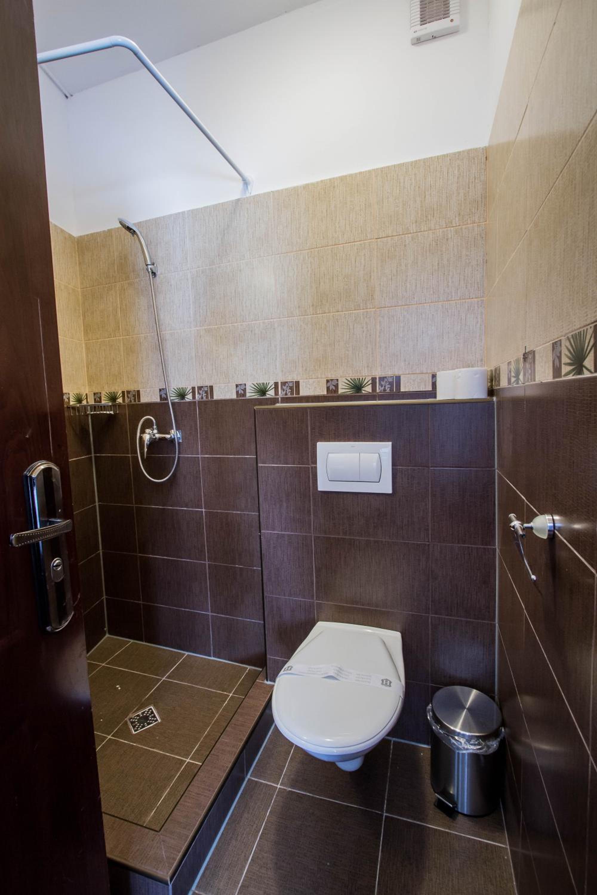 Two-Bedroom Apartment - Photo 18