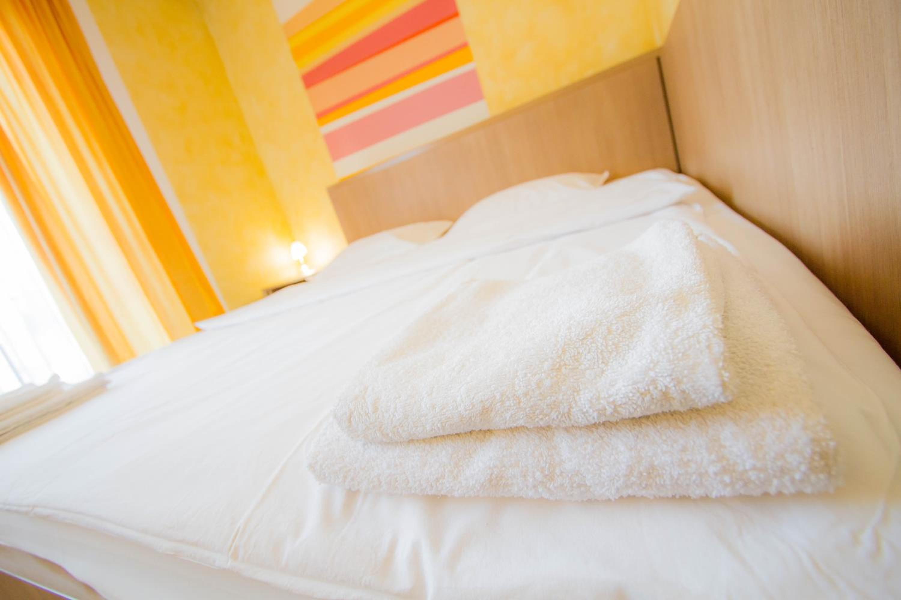 Standard Double Room - Photo 15