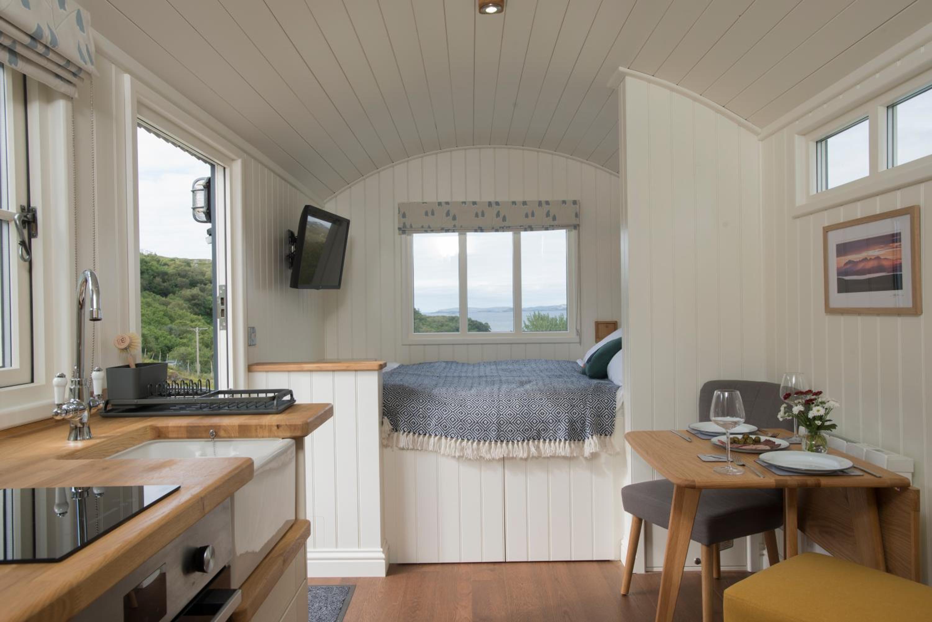 King Room with Sea View - Handa (No Pets) photo 2