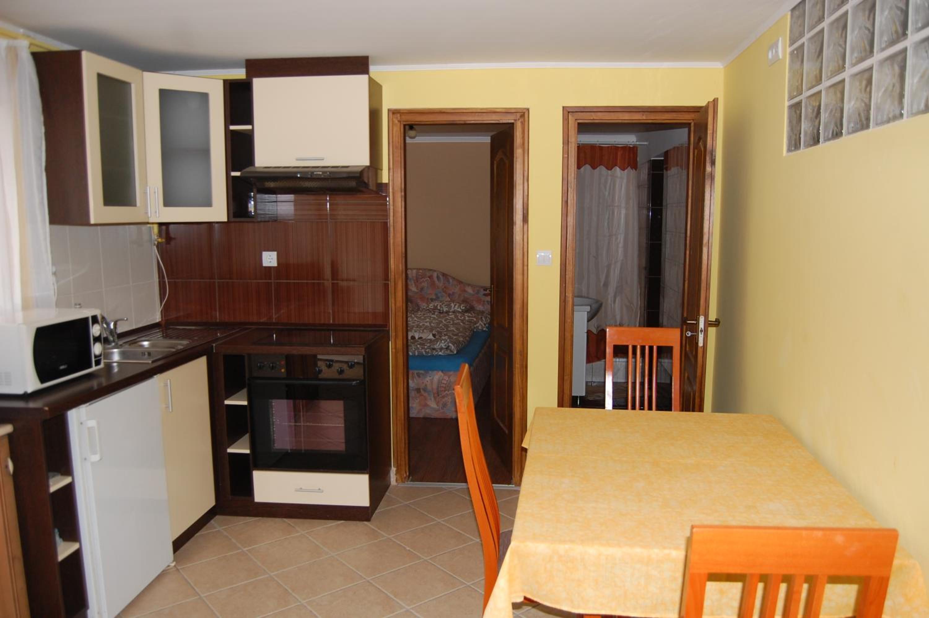 One-Bedroom Apartment photo 2