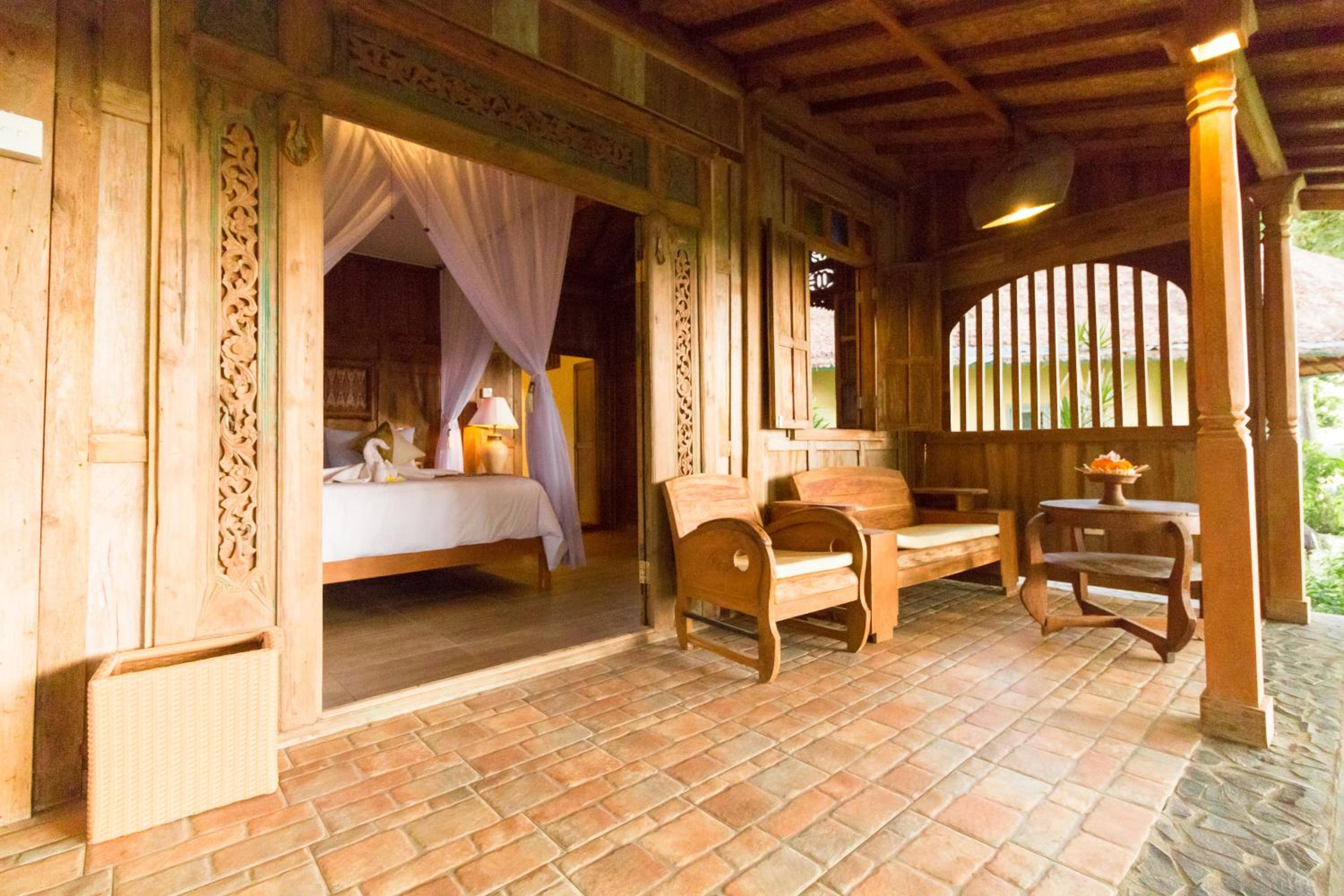Wooden House - Photo 5