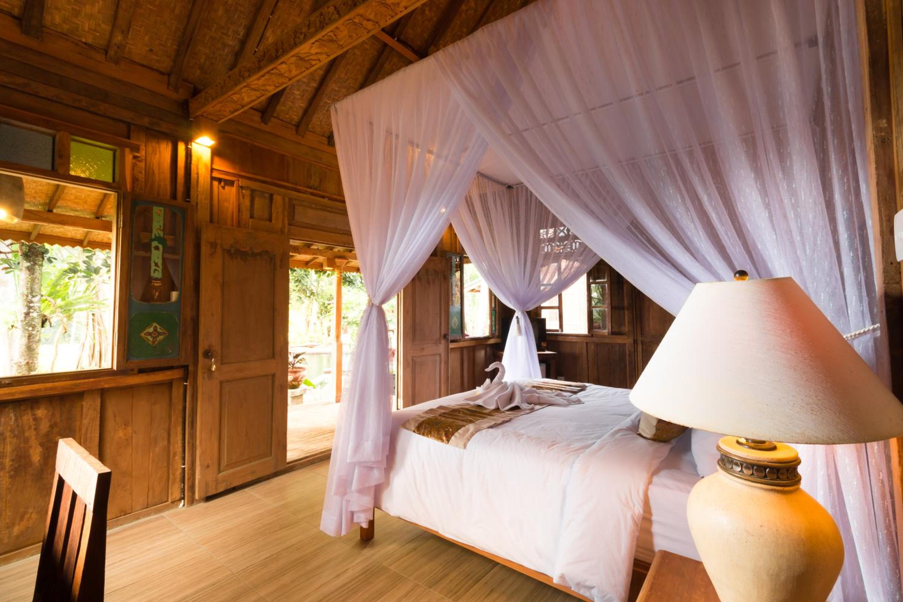 Wooden House - Photo 6