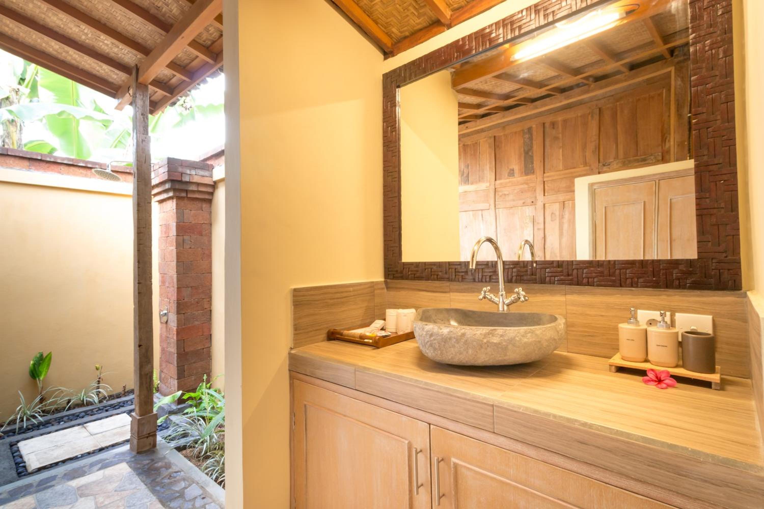 Wooden House - Photo 3