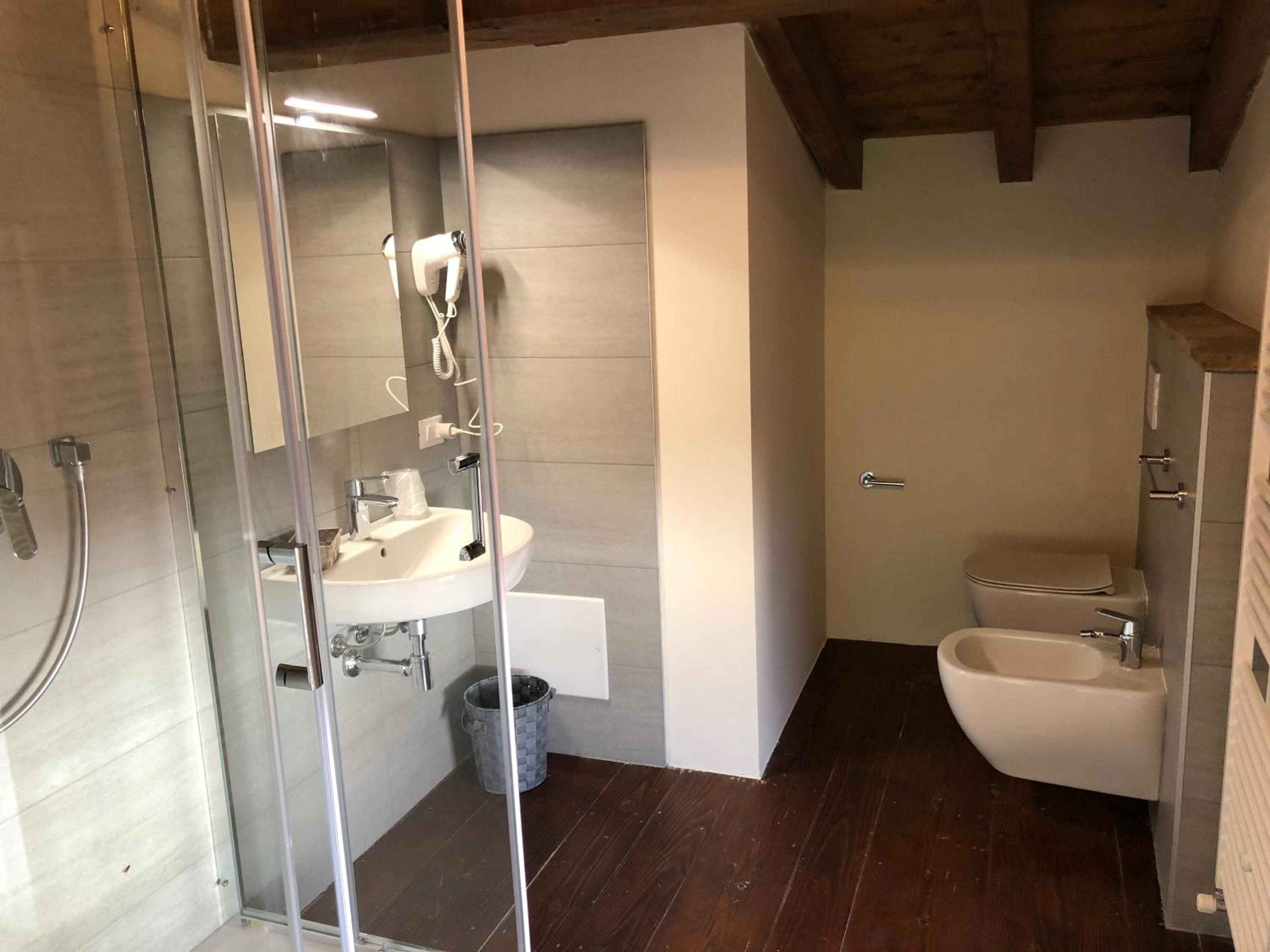 Deluxe Quadruple Room - Photo 3