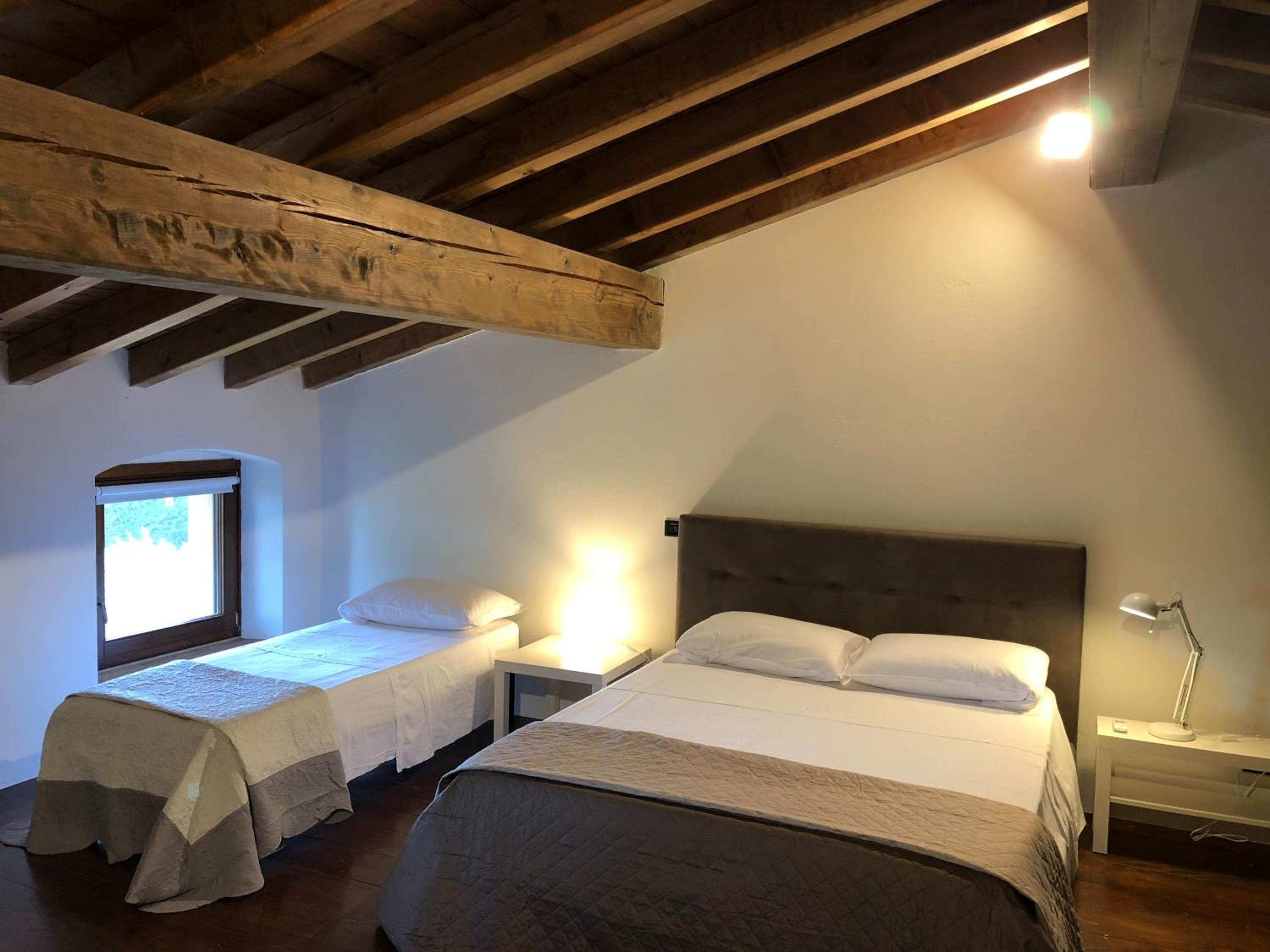 Deluxe Quadruple Room - Photo 2