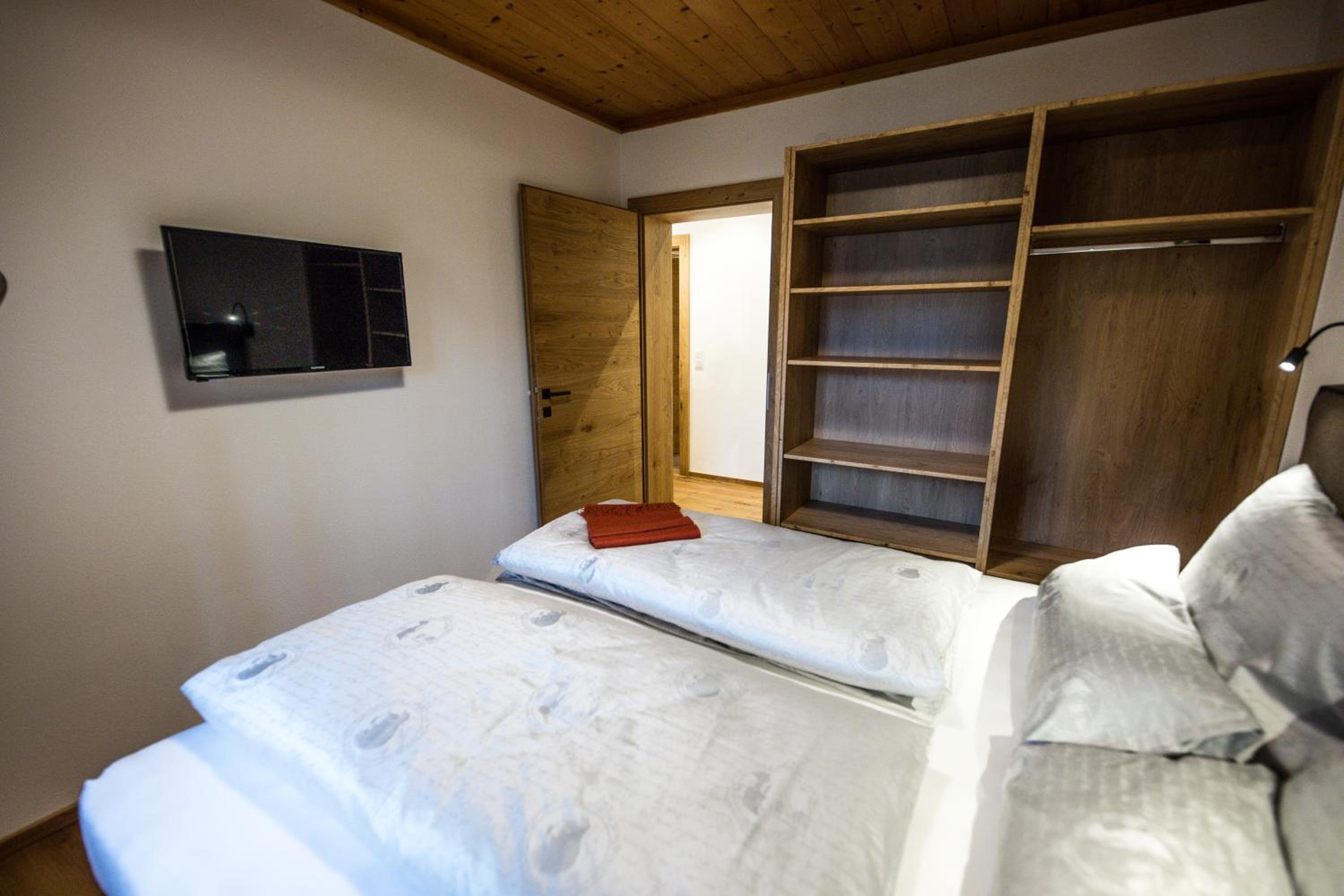 Apartment with Balcony photo 2